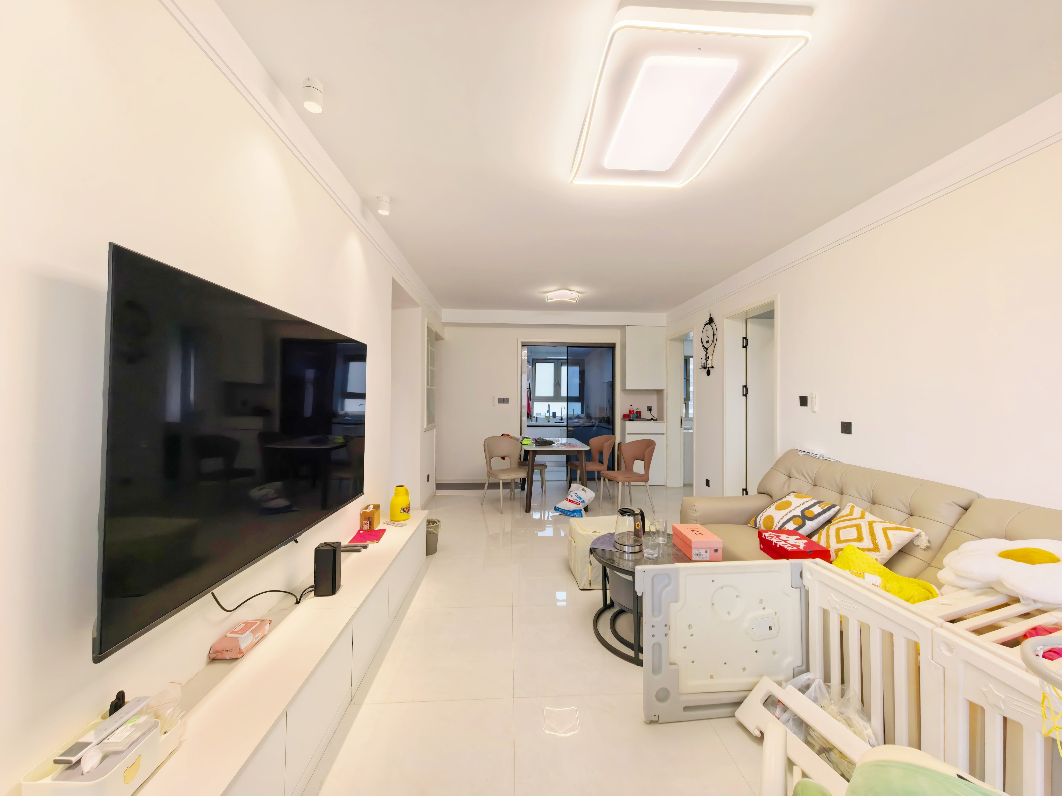  地铁旁 带车位 三室双卫 精装修 双阳台 诚心卖 海信观悦