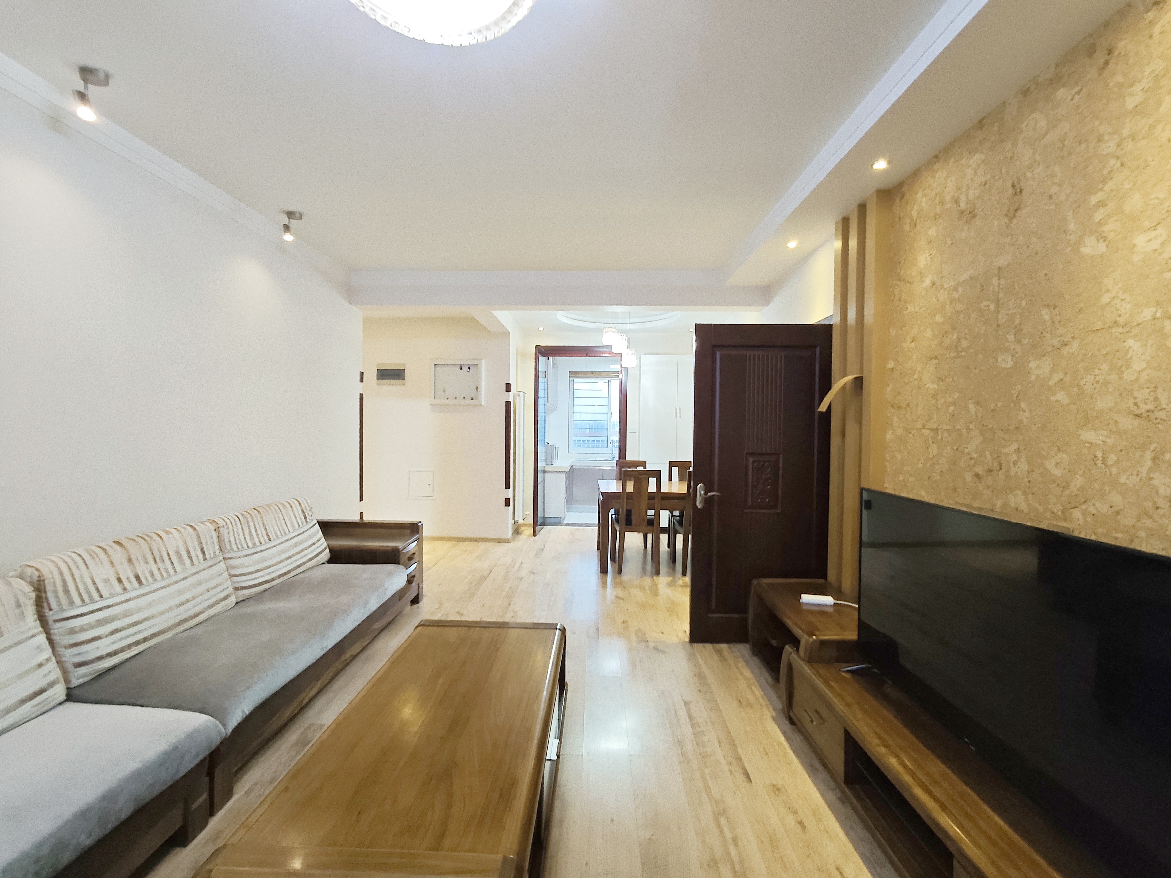  有车位有地下室 商圈成熟 商品住宅 近地铁 精装可拎包入住