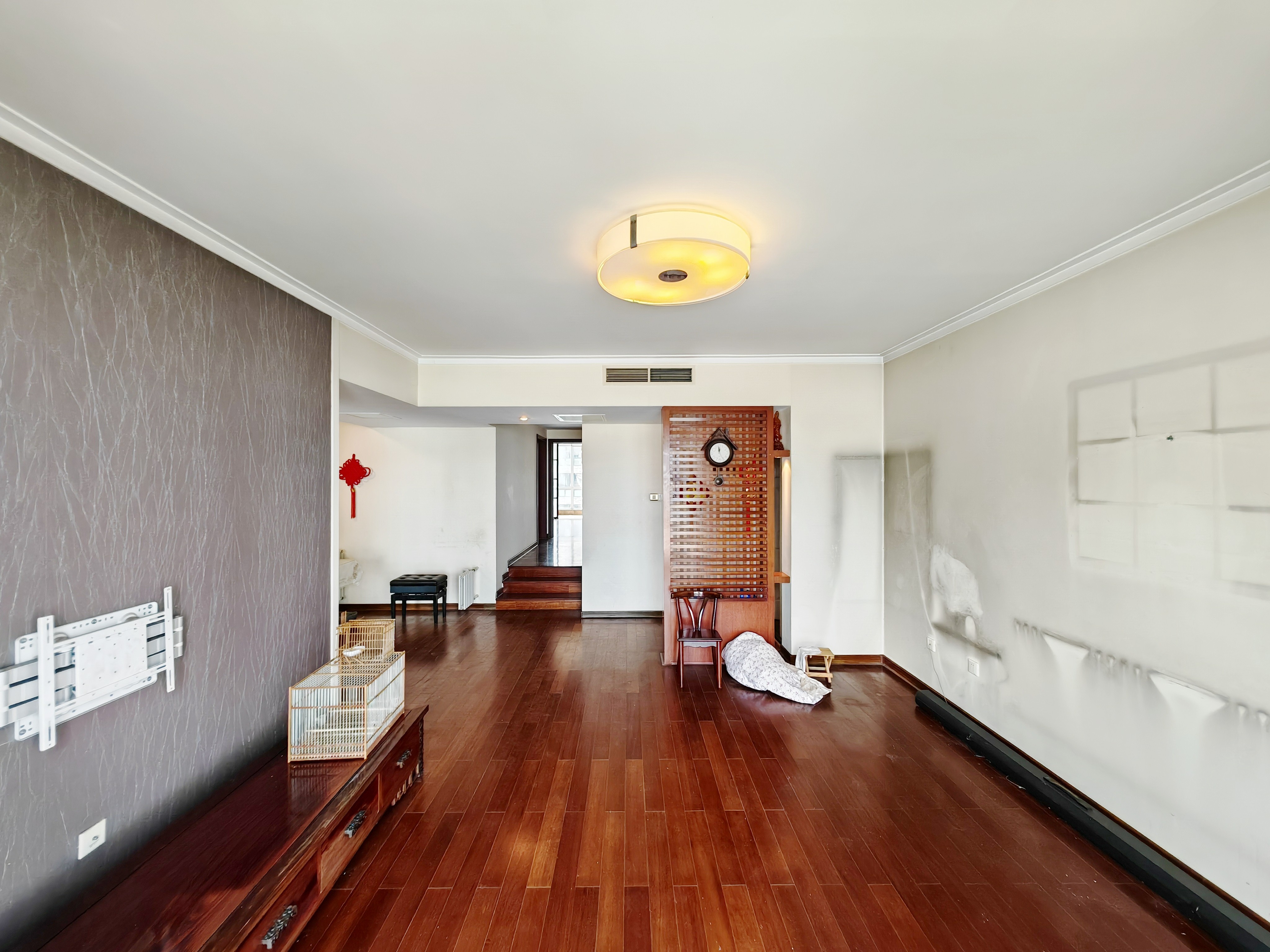  新上房源！帝王九层 视野无遮挡！带车位和地下室 外国语旁