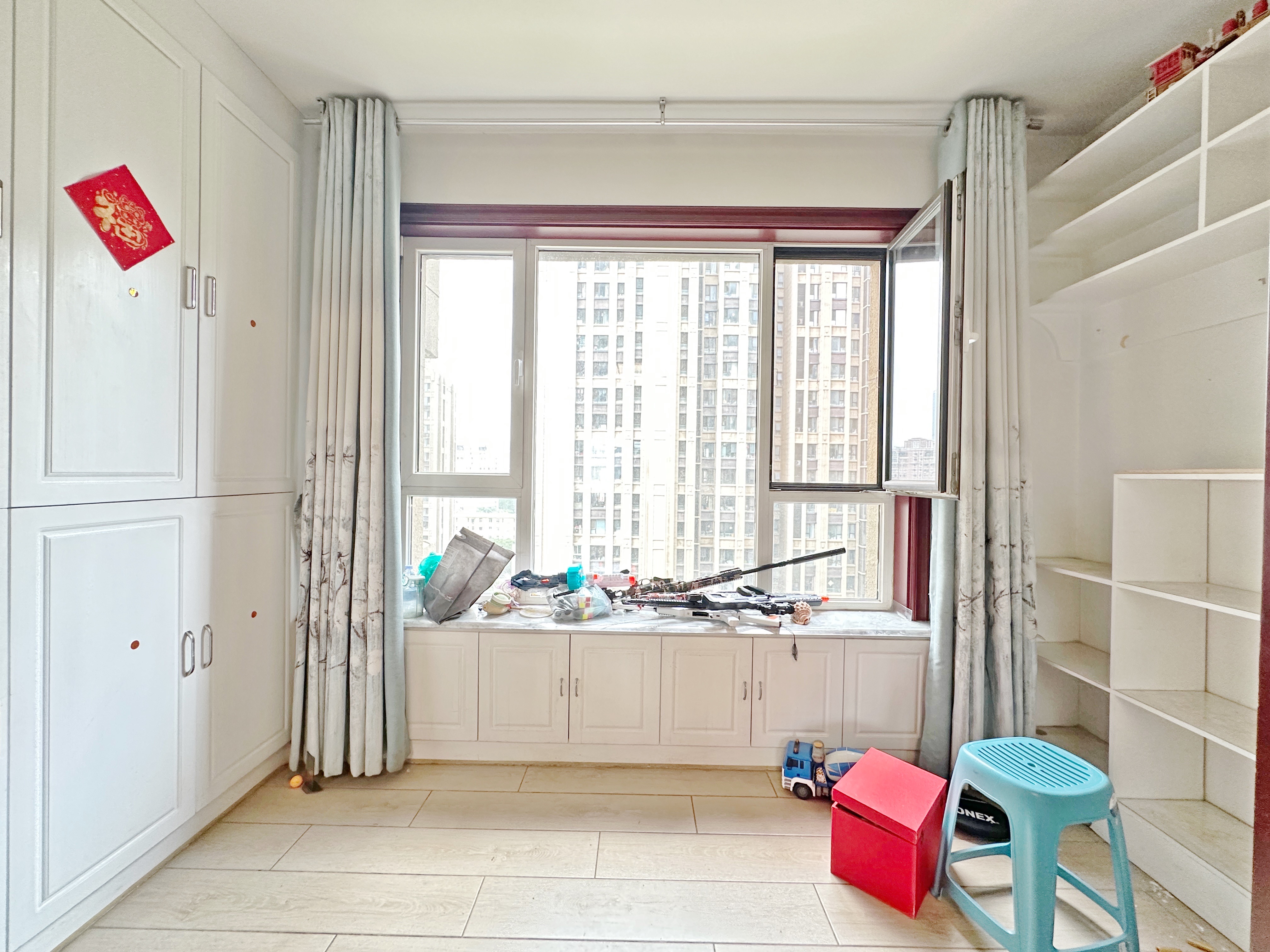 绿地新里卢浮公馆