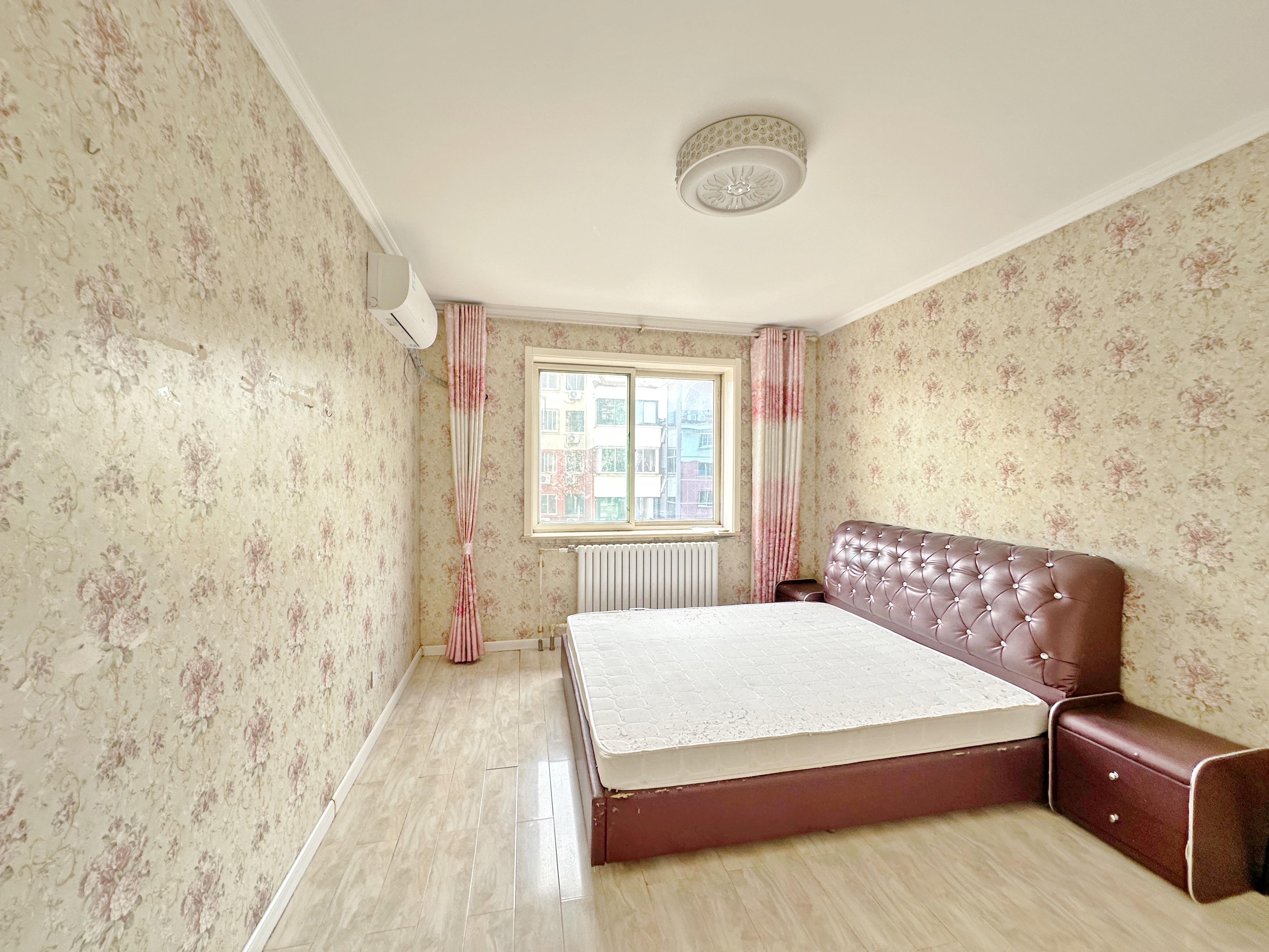 卧龙花园龙和苑