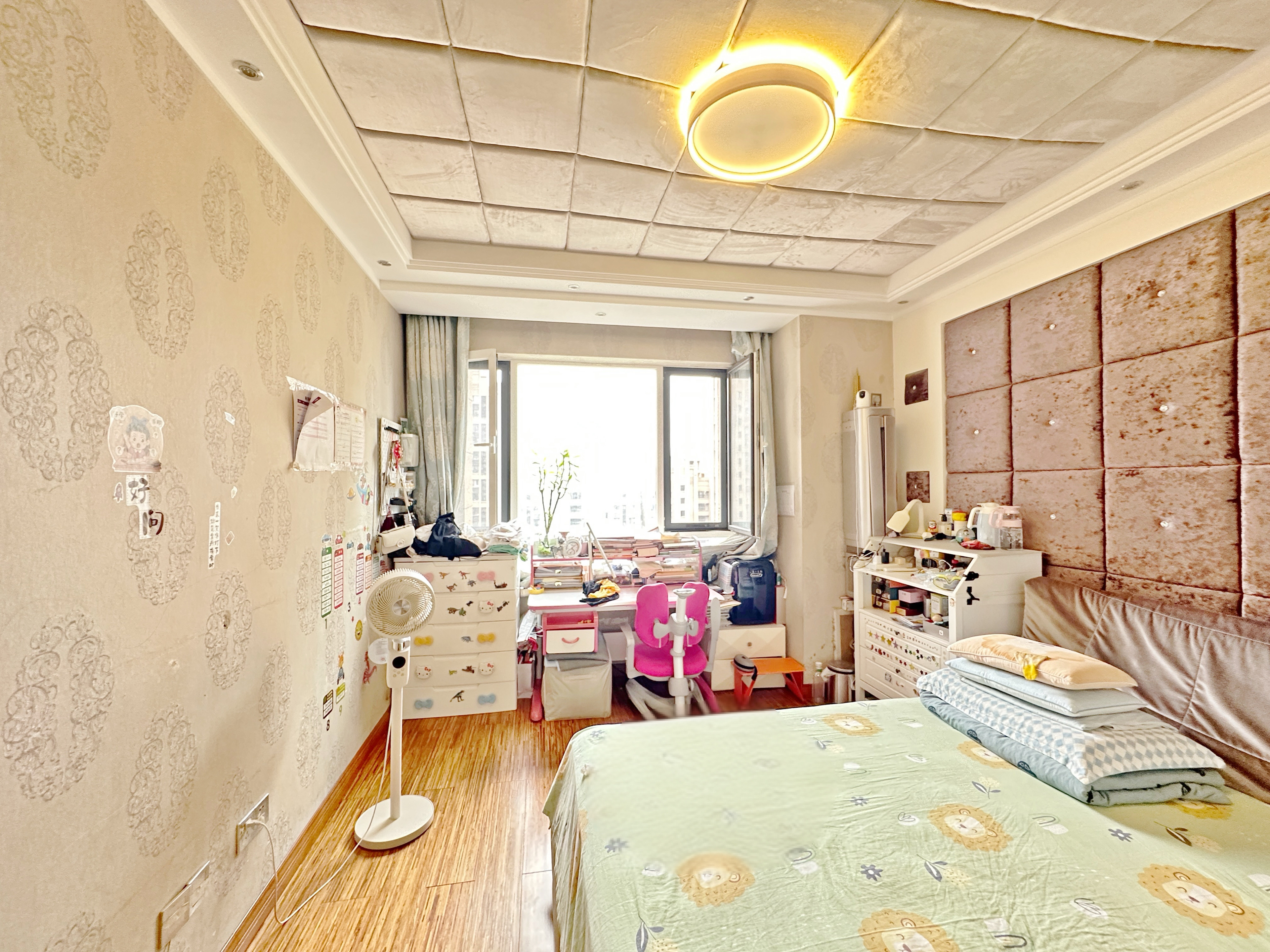 绿地新里卢浮公馆