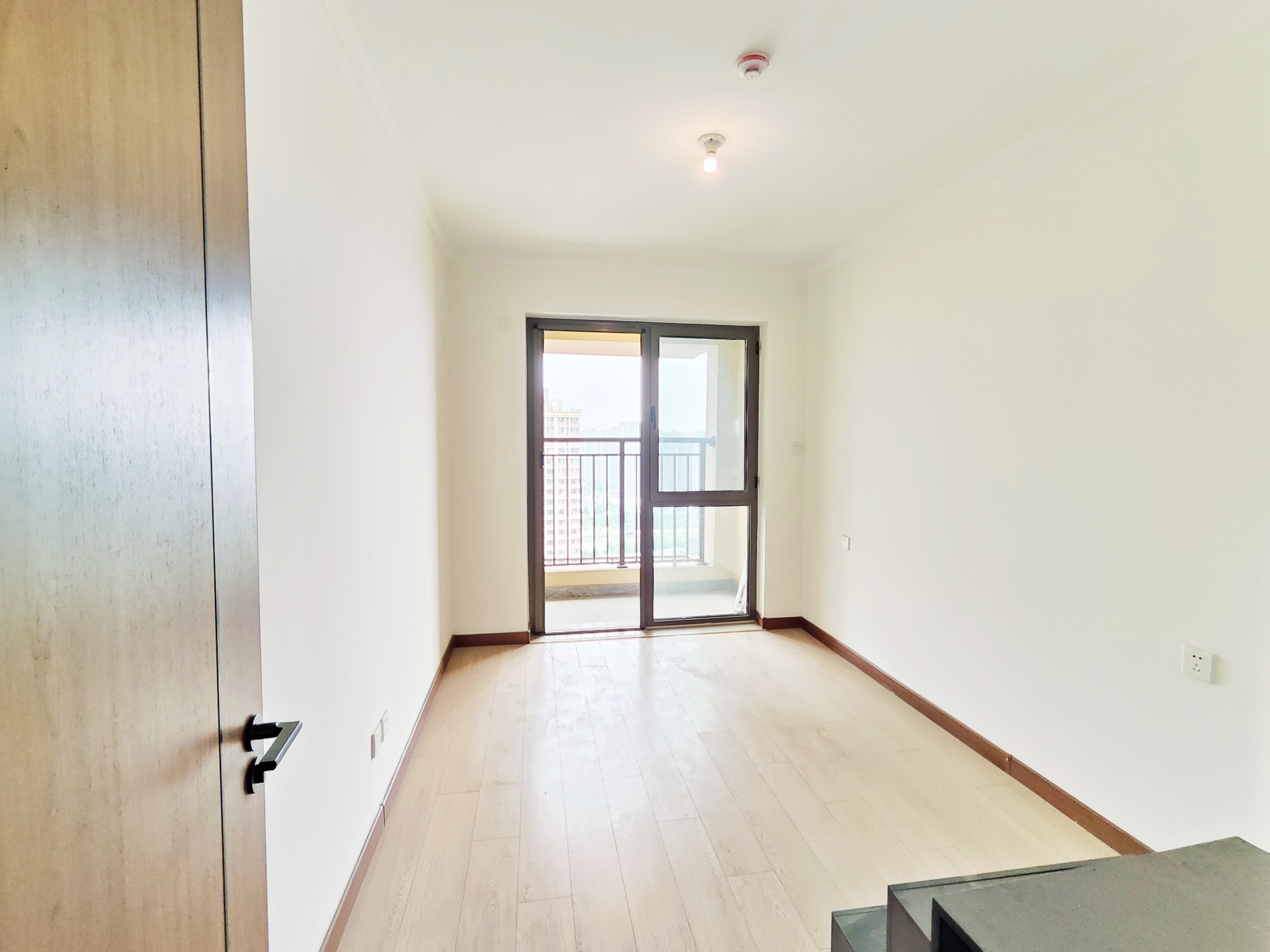 海尔云世界滟澜公馆花园