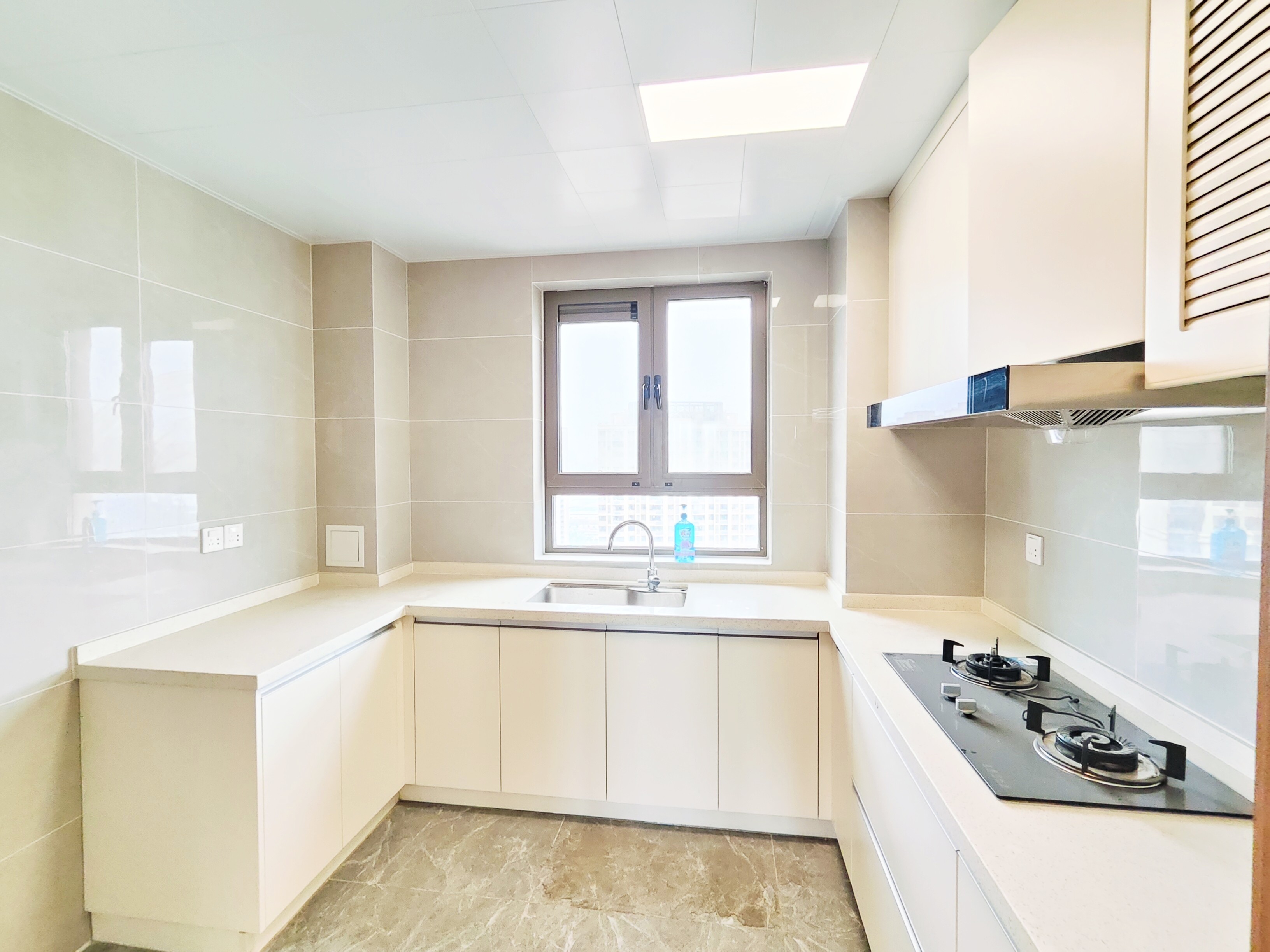 海尔云世界滟澜公馆花园