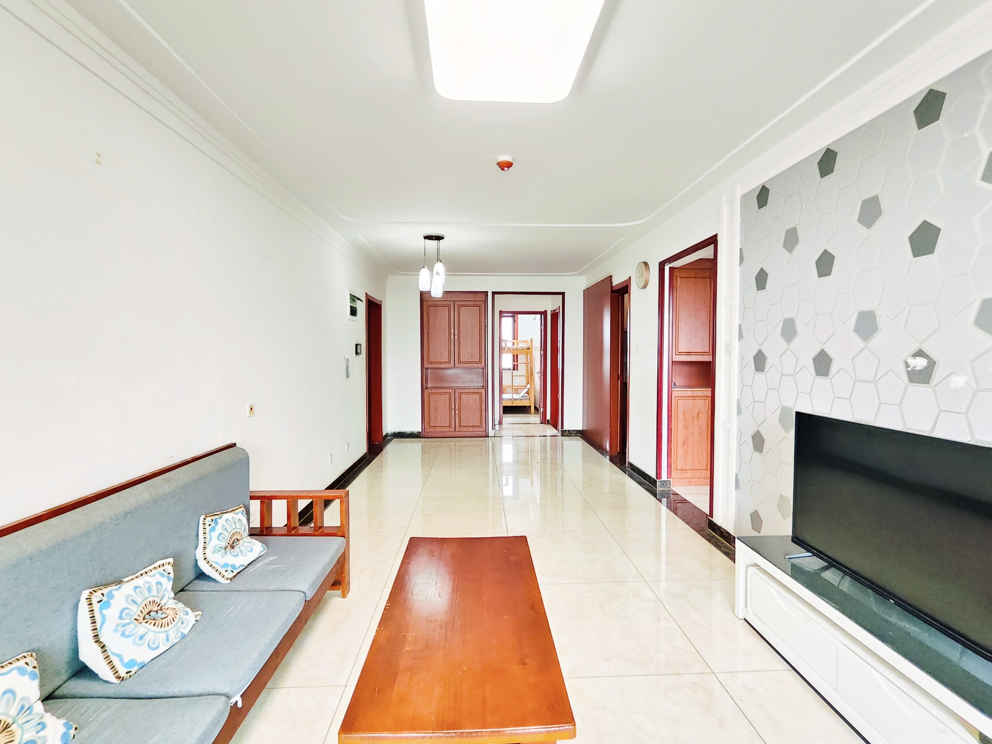  海尔云世界滟澜公馆花园 南北