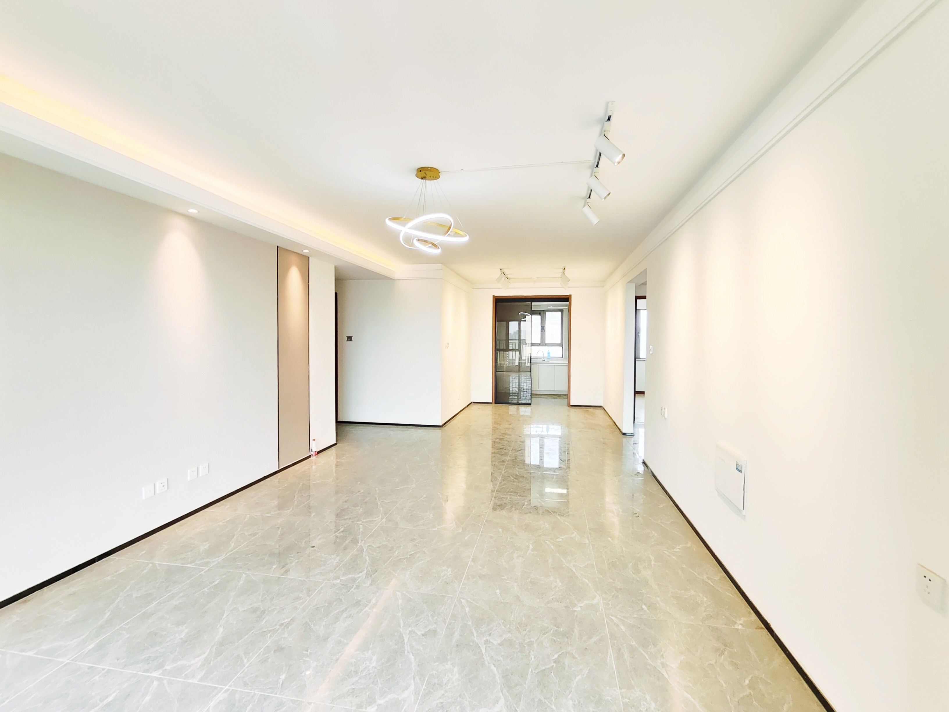 海尔云世界滟澜公馆花园