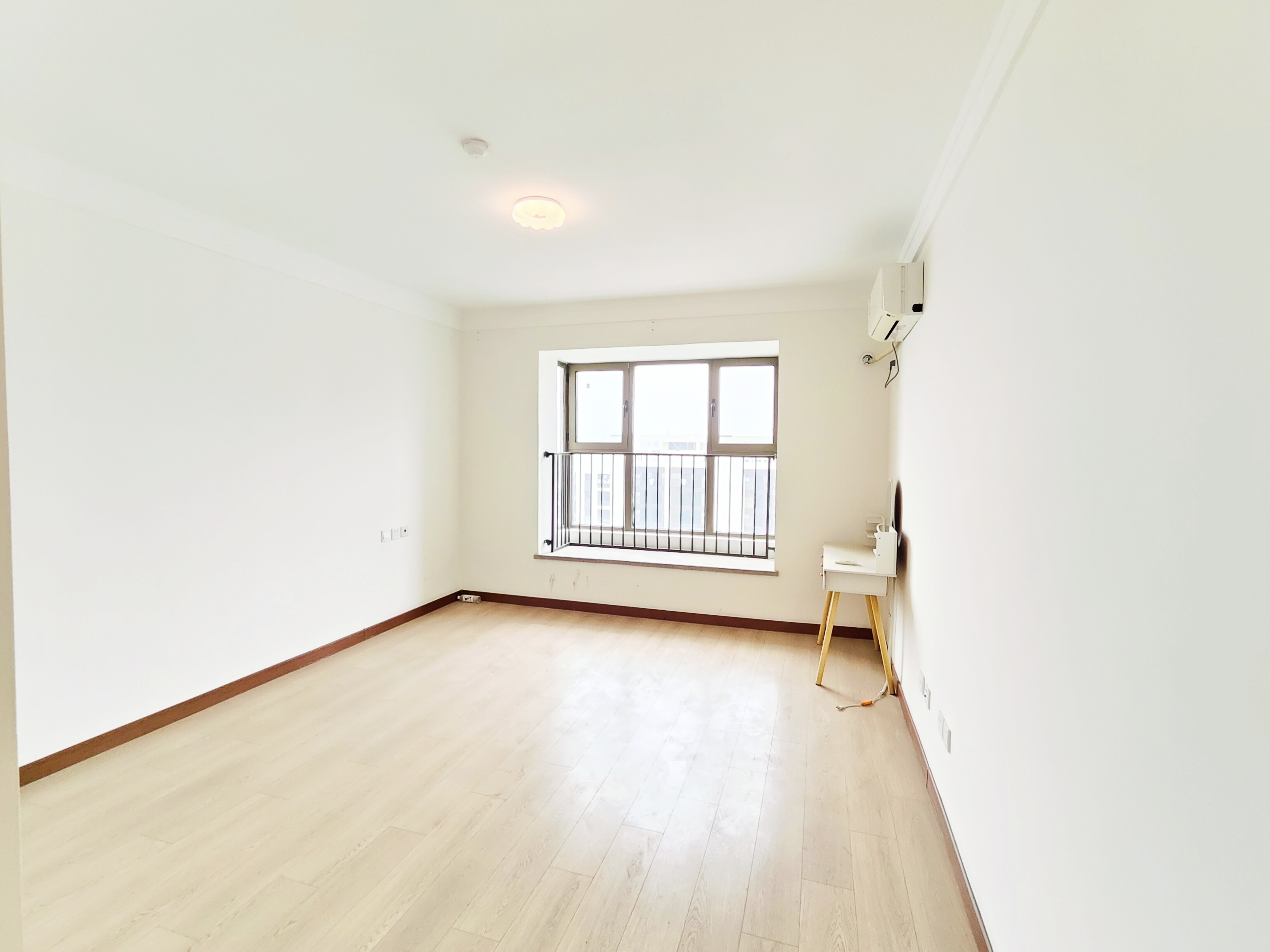 海尔云世界滟澜公馆花园