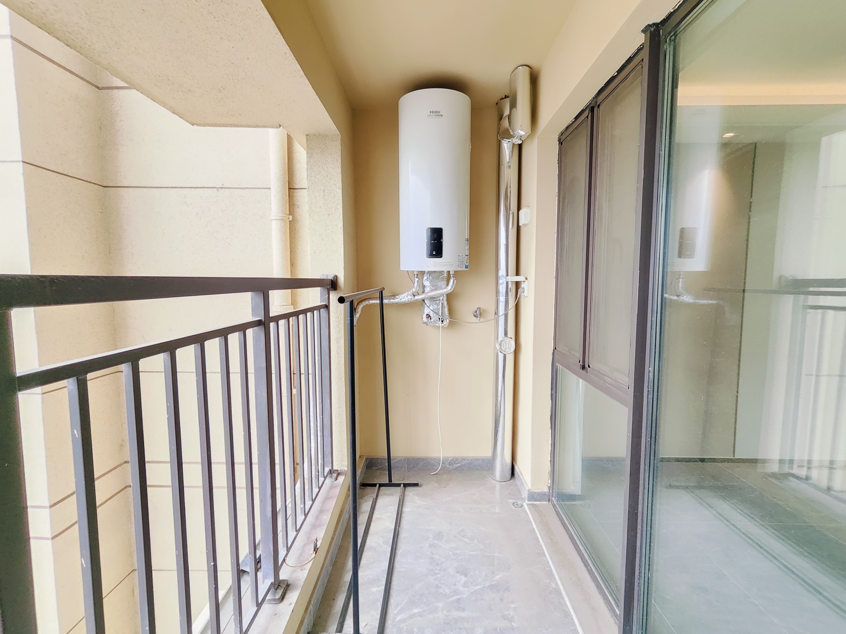 海尔云世界滟澜公馆花园