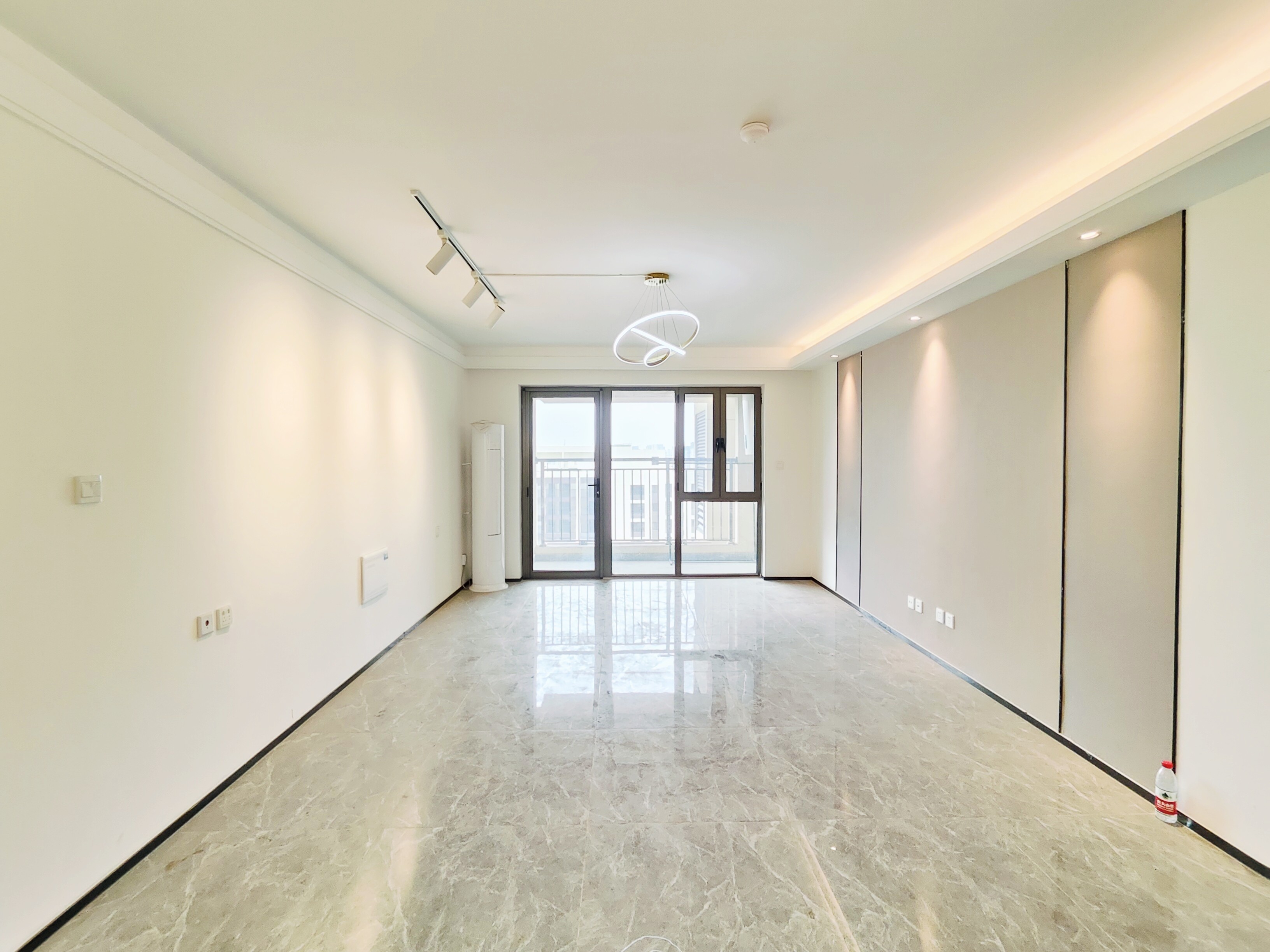 海尔云世界滟澜公馆花园