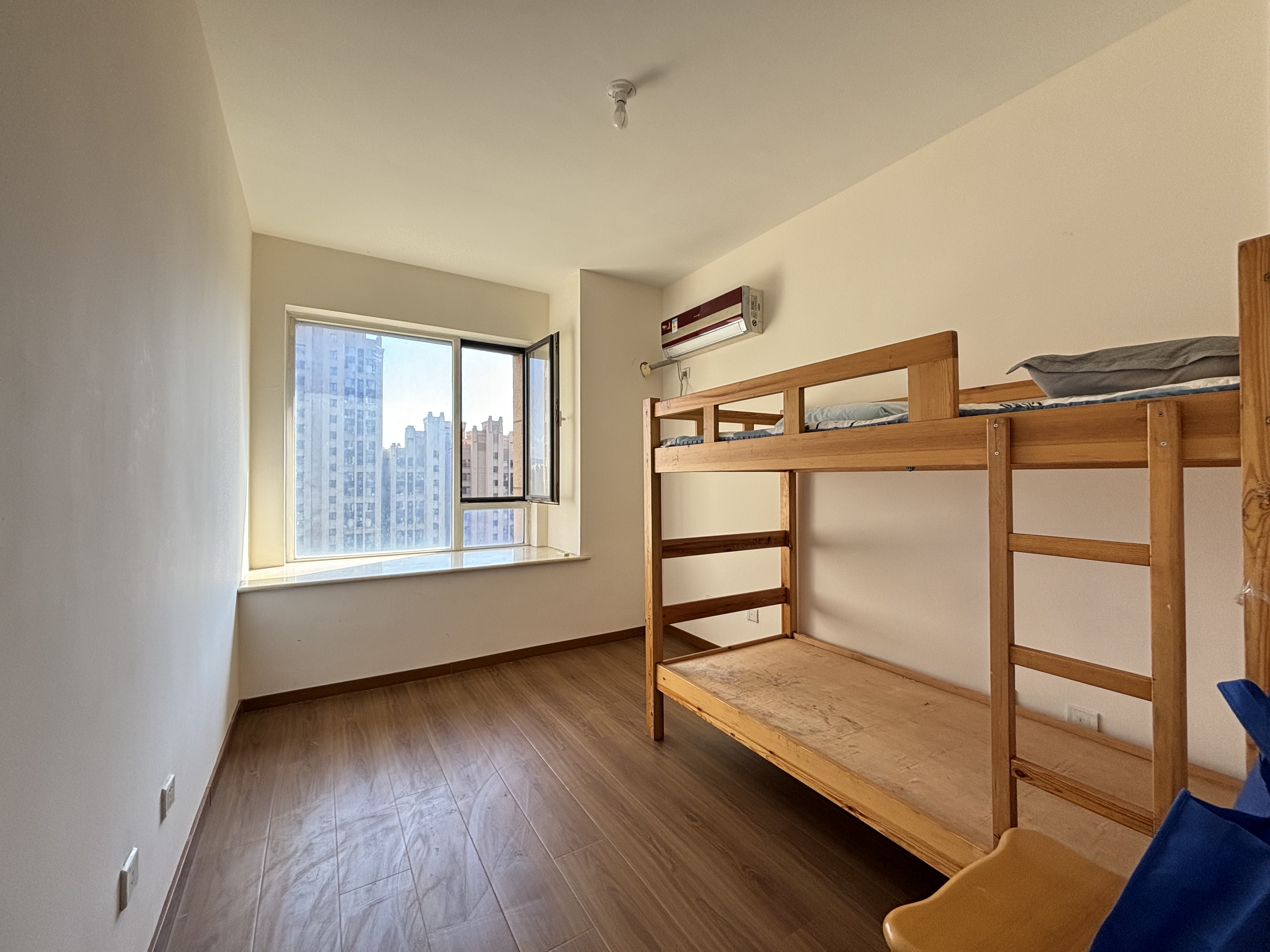 绿地新里卢浮公馆