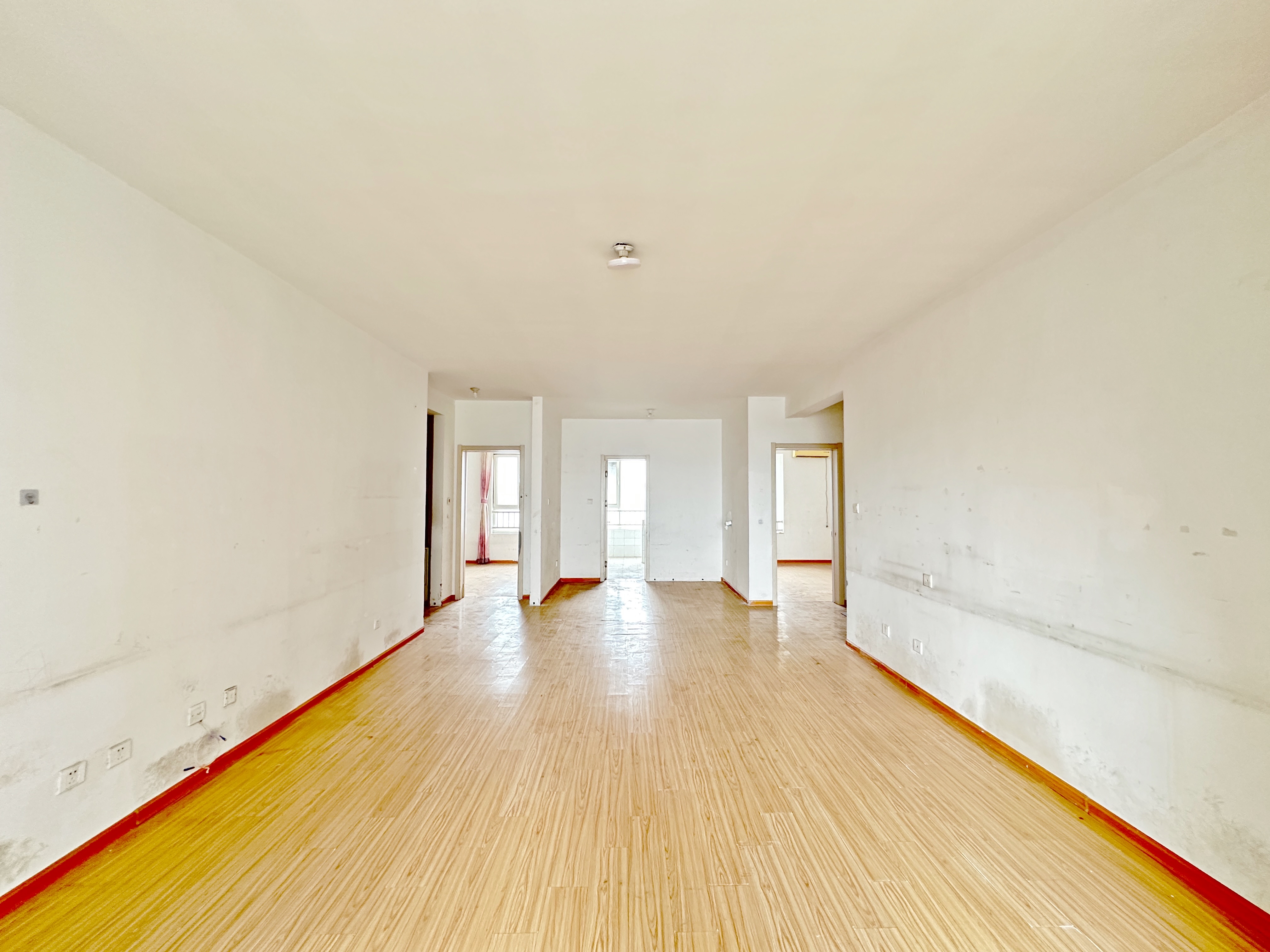 绿地新里卢浮公馆