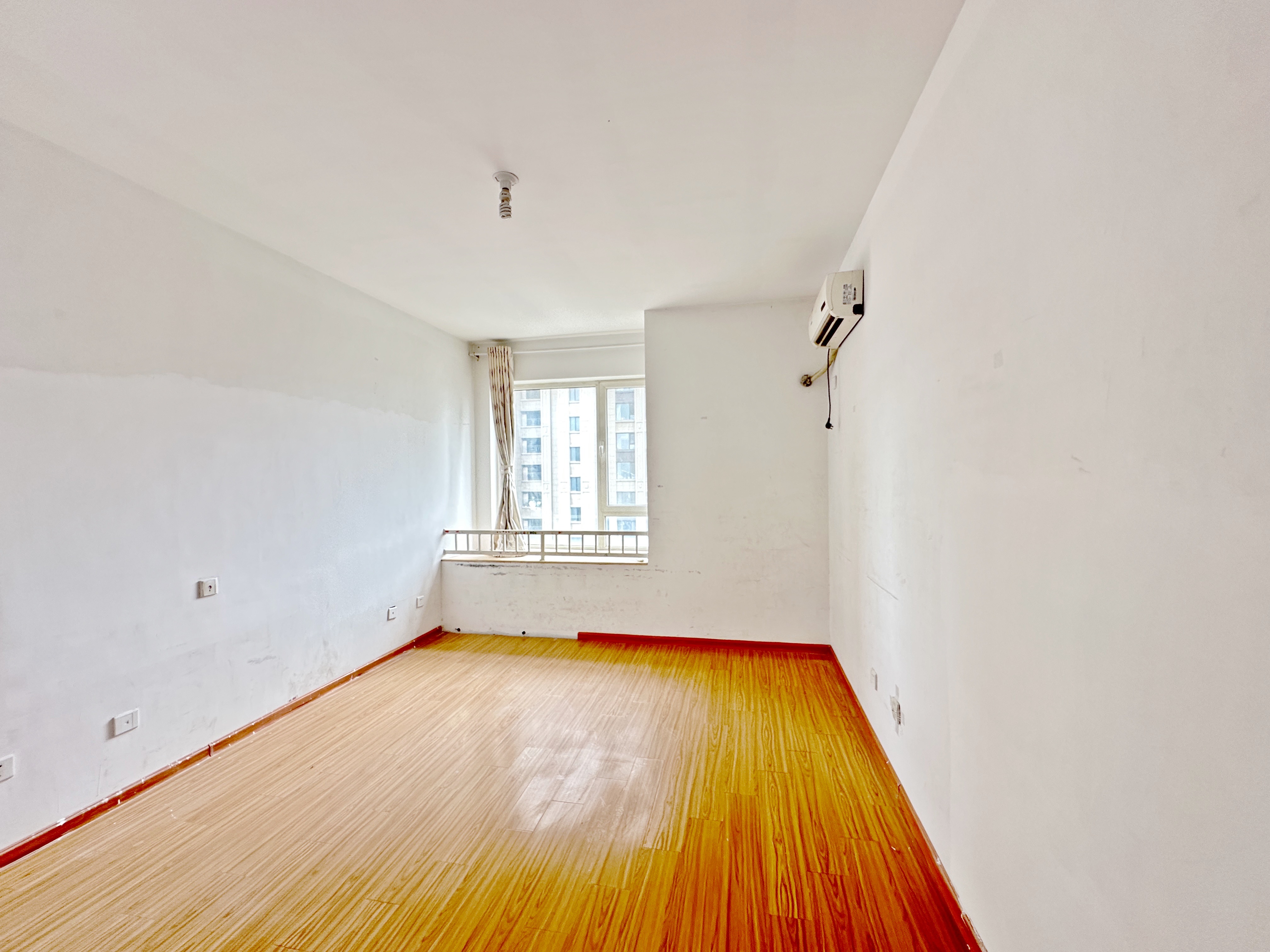 绿地新里卢浮公馆