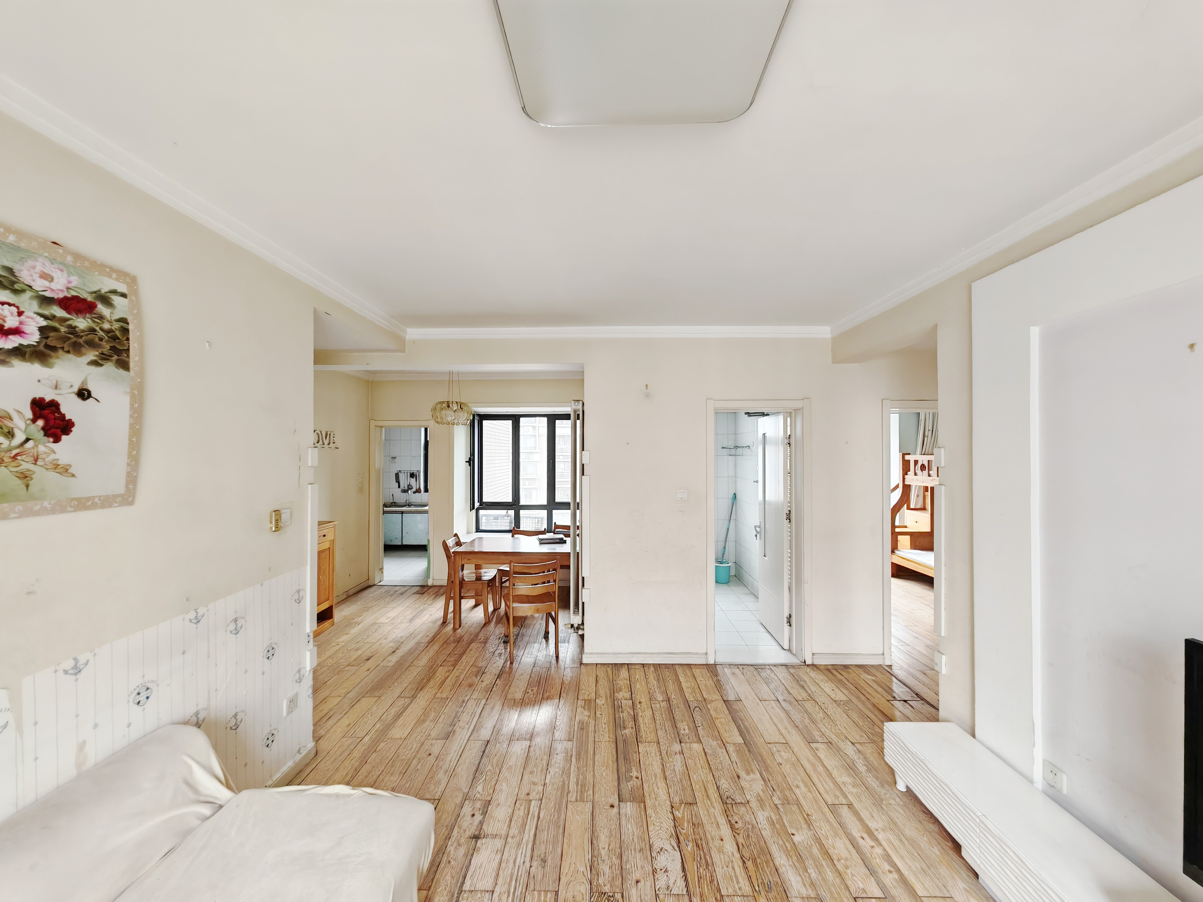  送地下室 钻石楼层 南北通透大两居 近地铁出行方便 随时看房