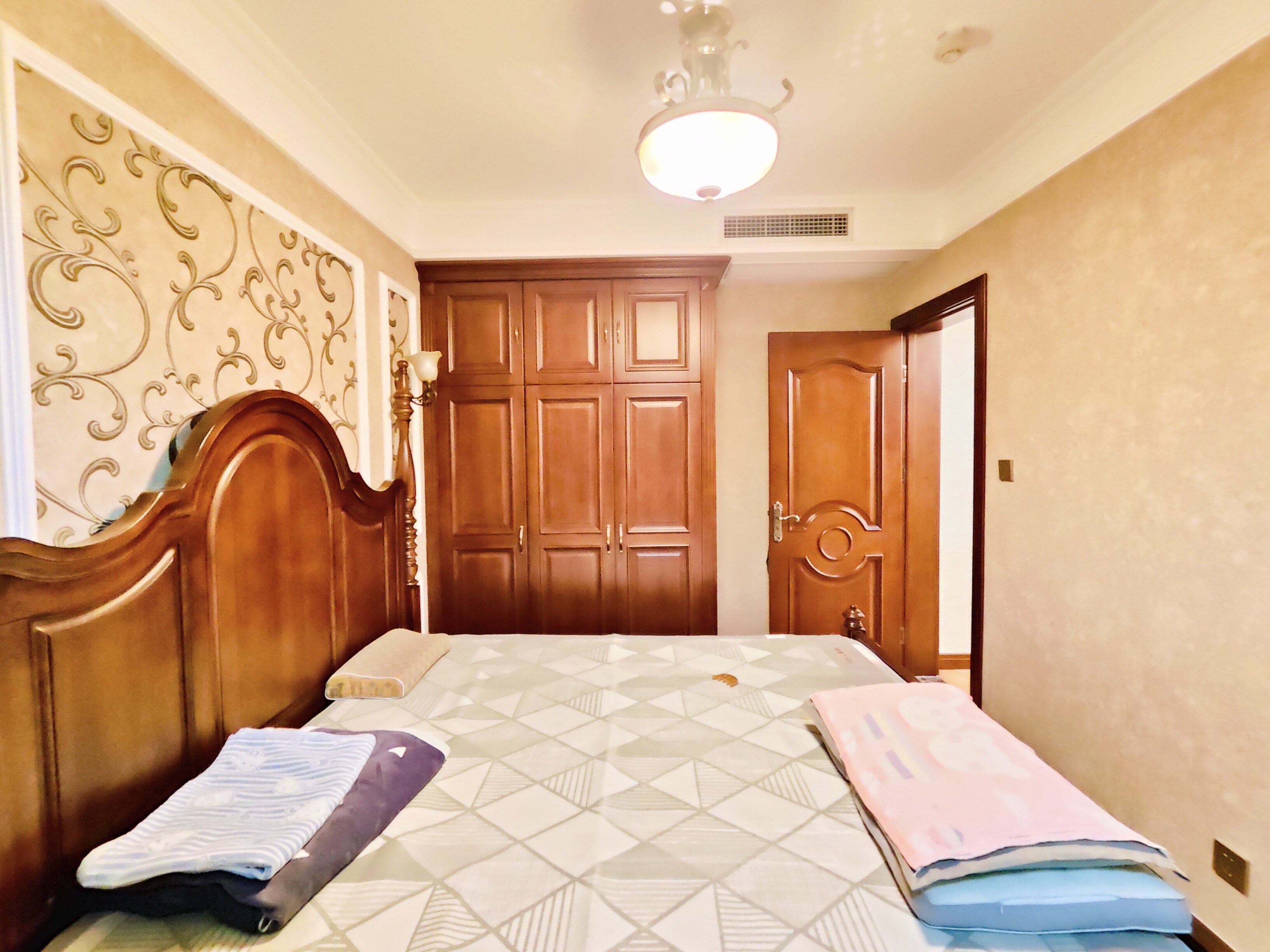 海尔云世界滟澜公馆花园