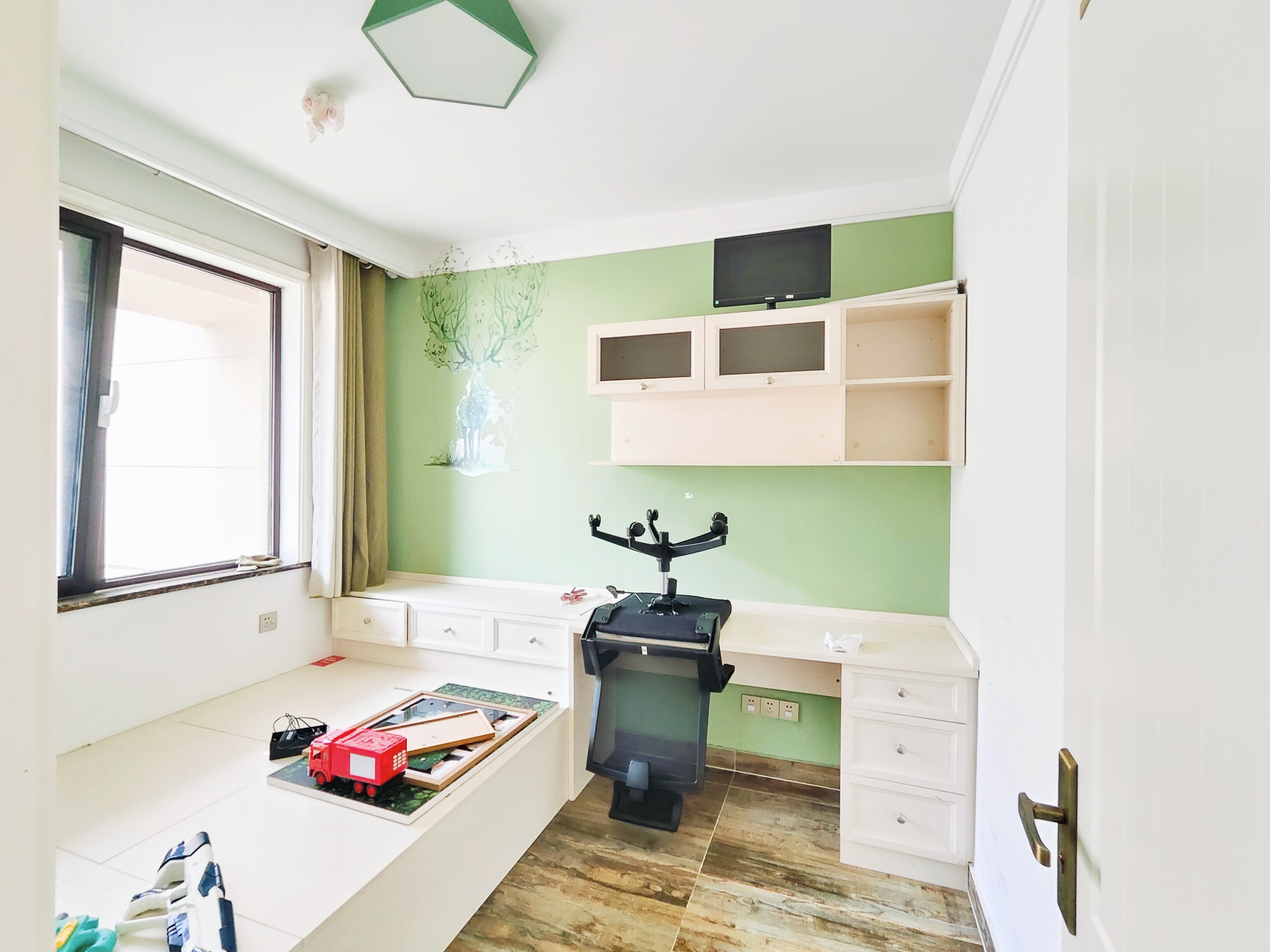 海尔云世界滟澜公馆花园