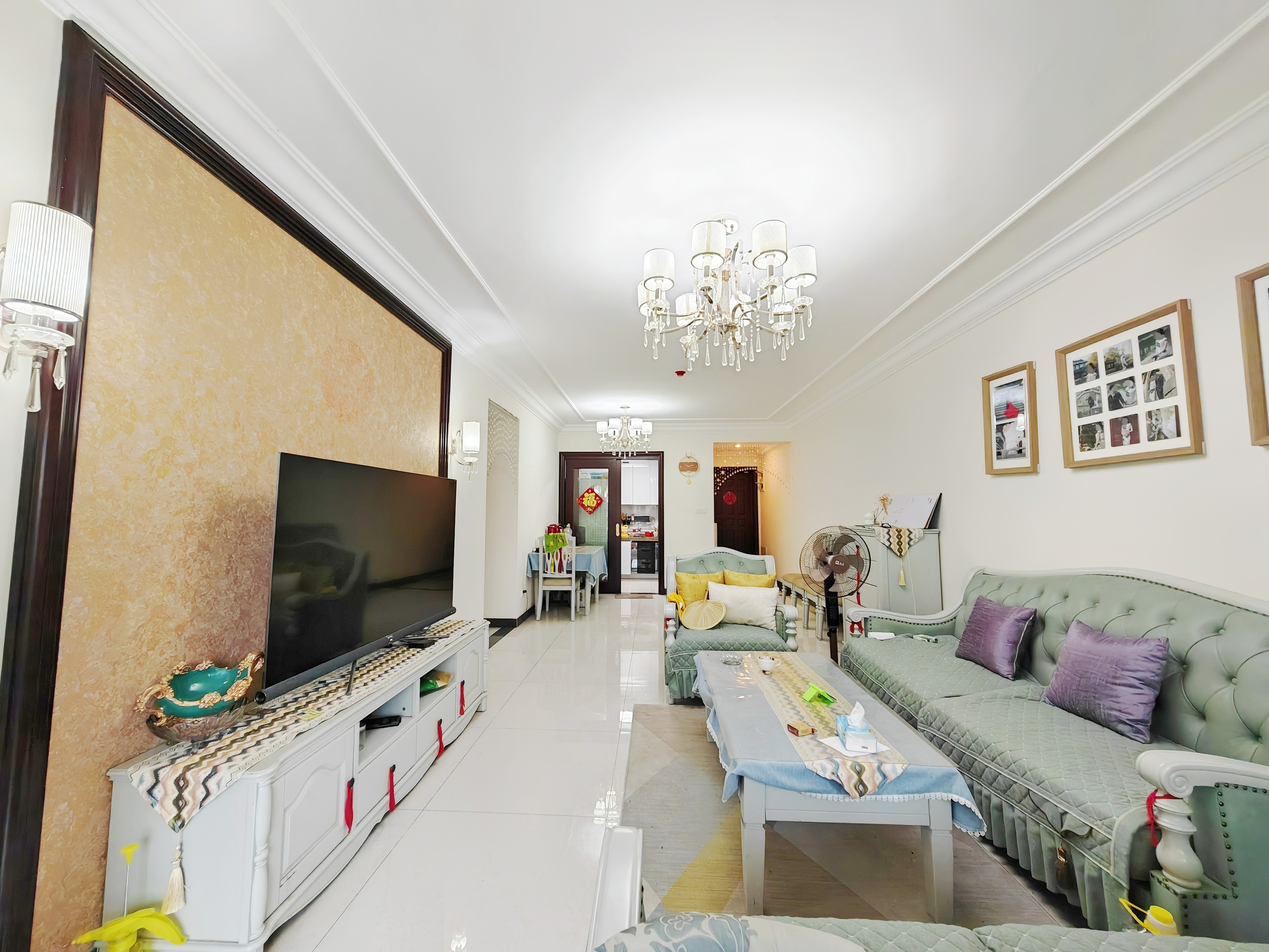  楼龄新 高楼层视野好 购物方便 朝南 有电梯 双卫 居家自住