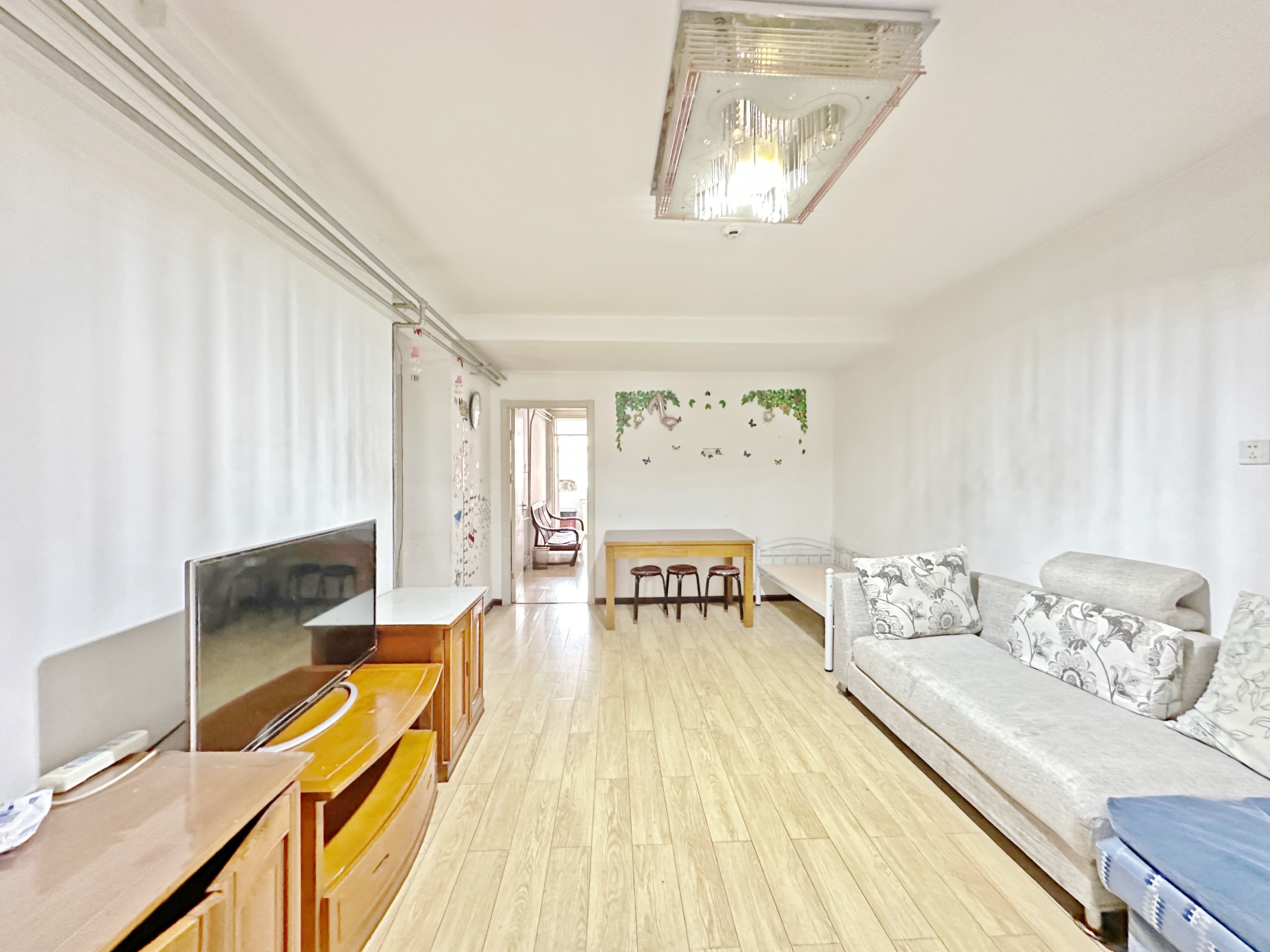  纬六路9号 东西