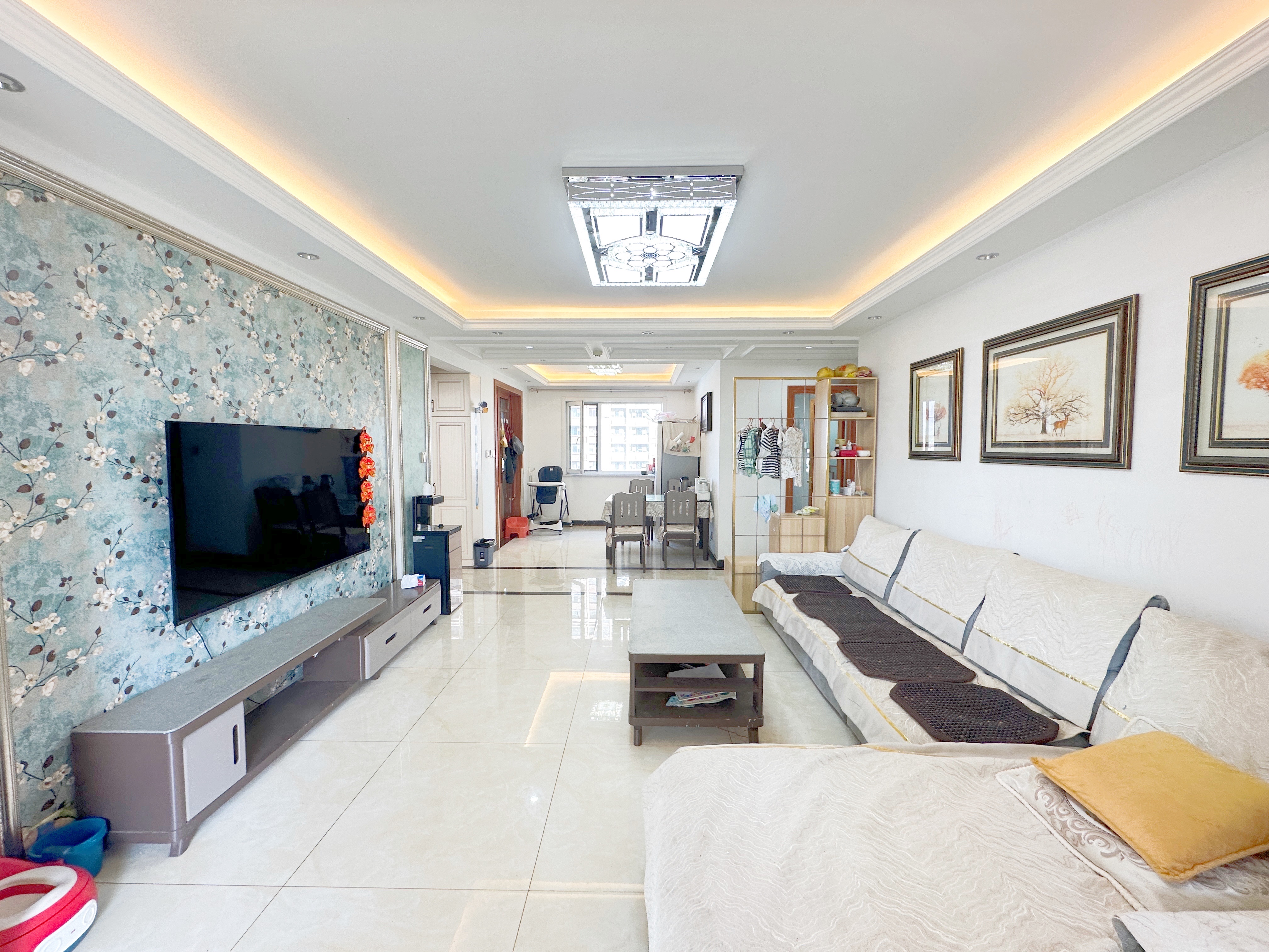  荣盛花语馨苑 南北