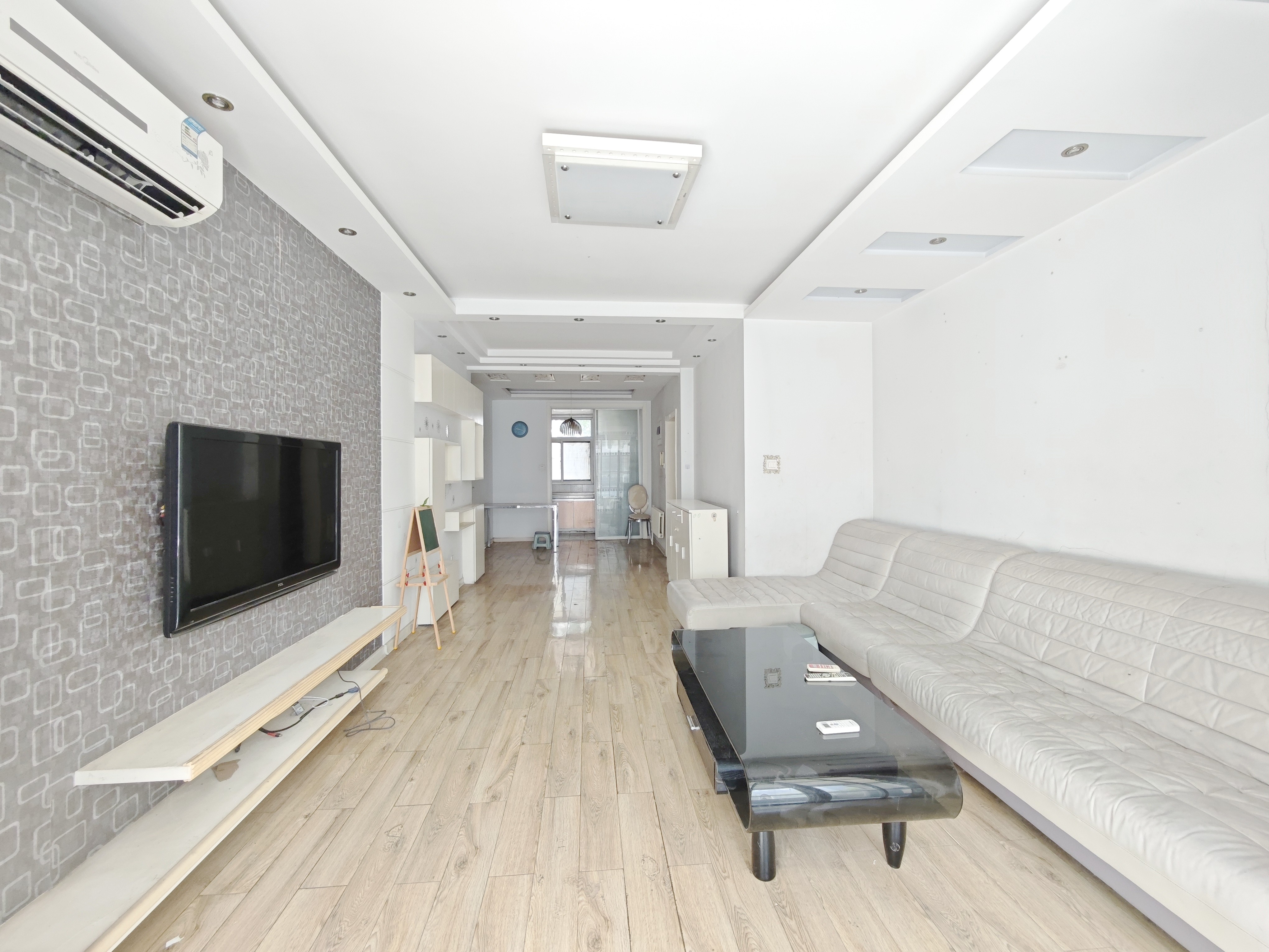   精装修 双卫 7层，电梯洋房 满五唯一，送地下室