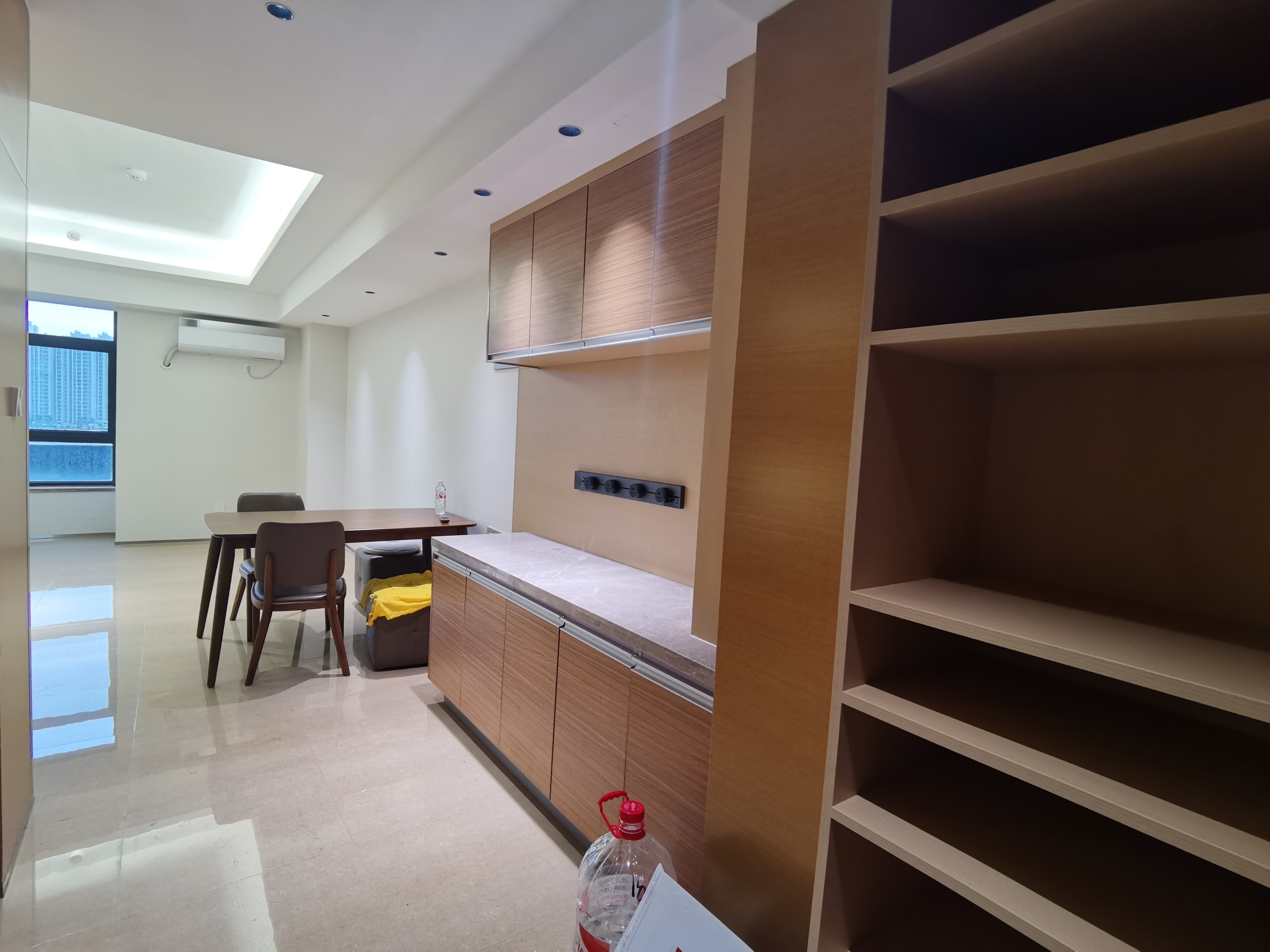 南益名泉春晓公寓