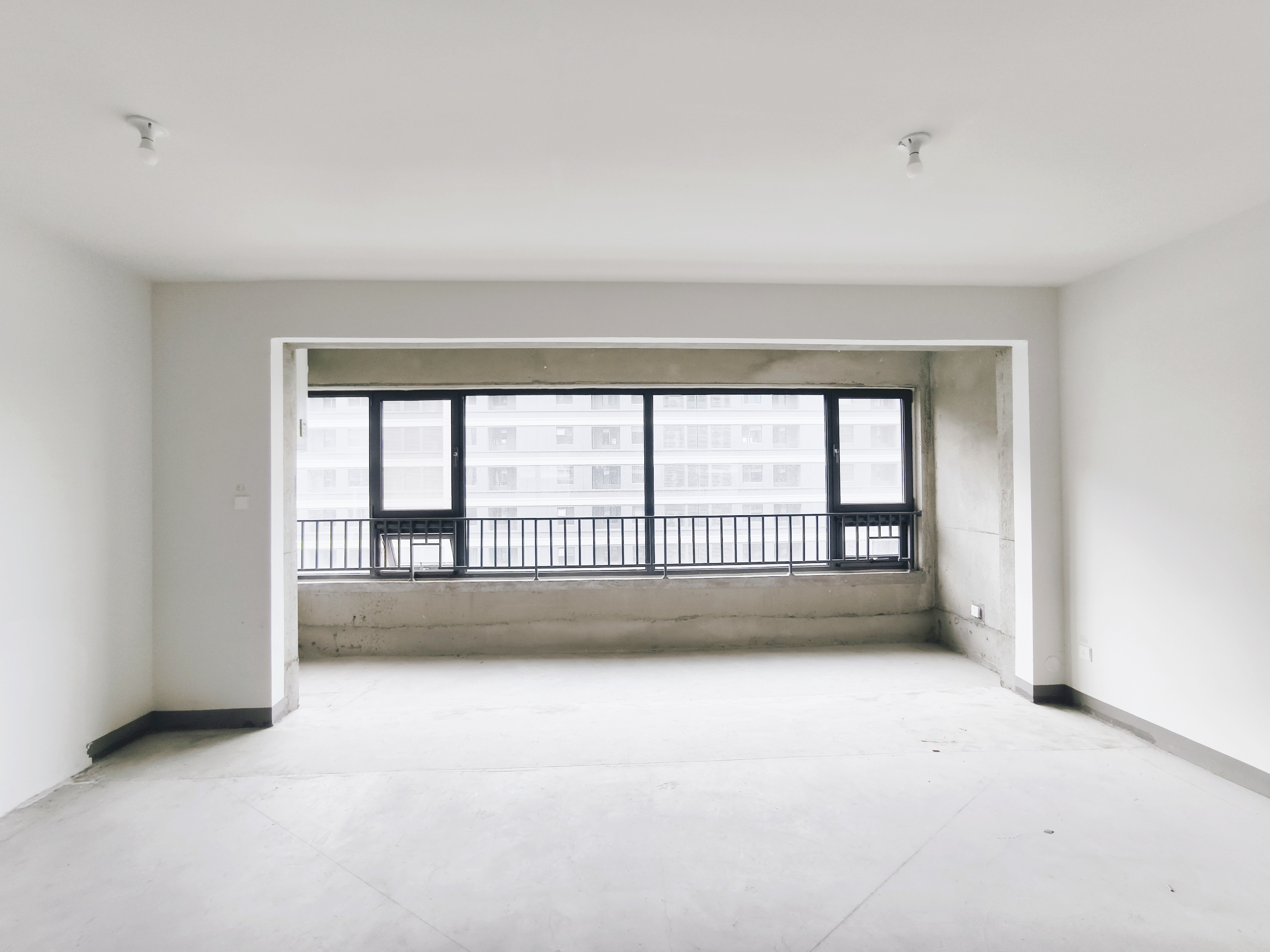  绿城春来风华 南北