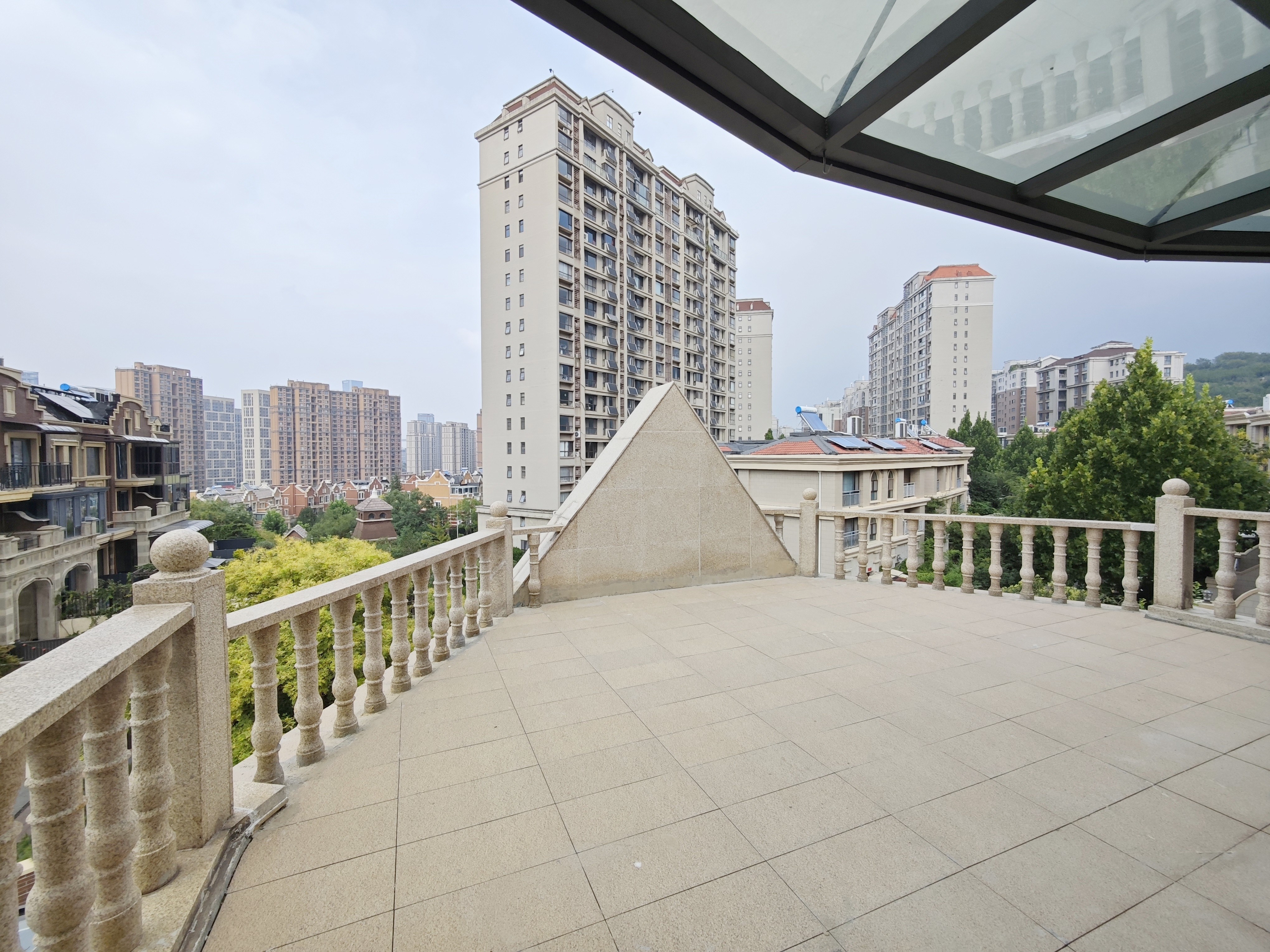 中海奥龙观邸别墅