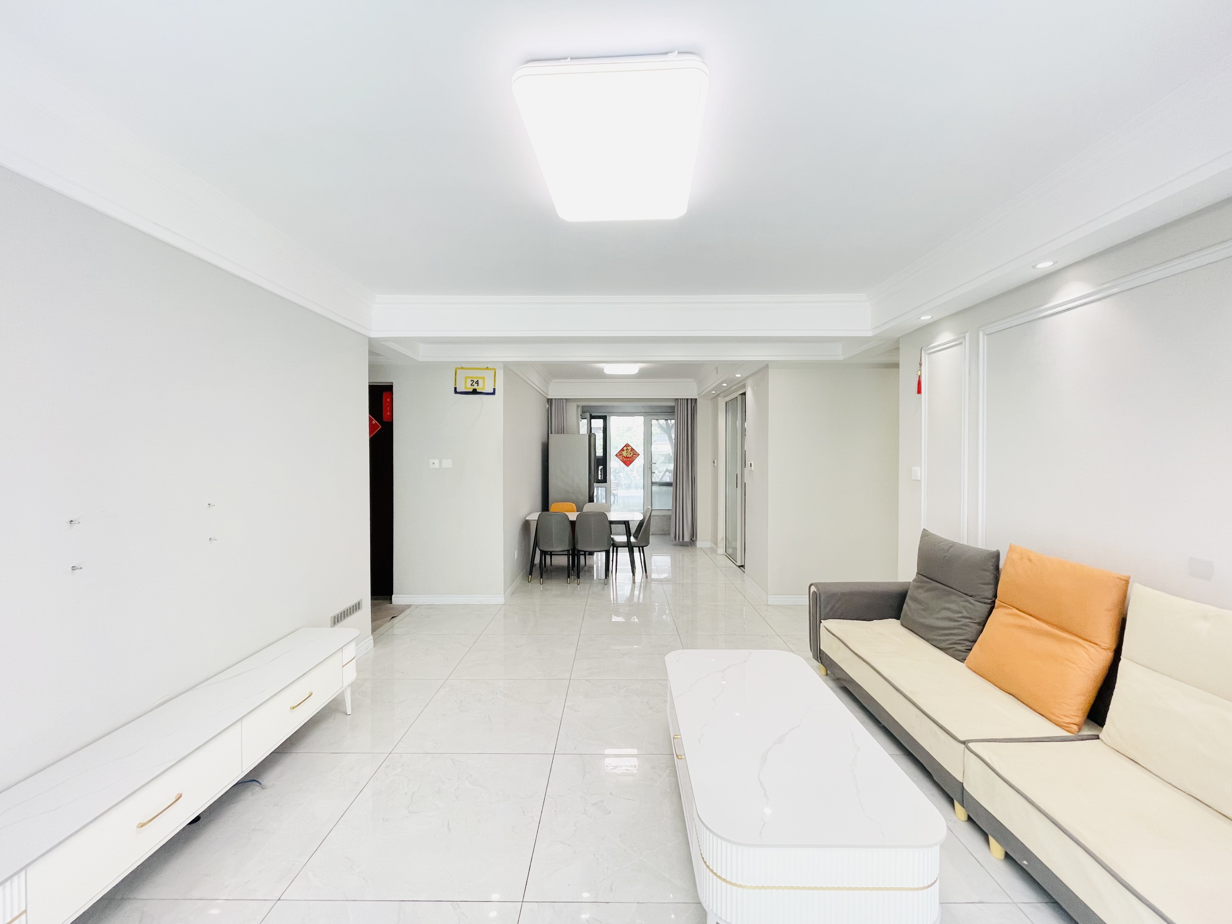  绿地华彤苑 南北