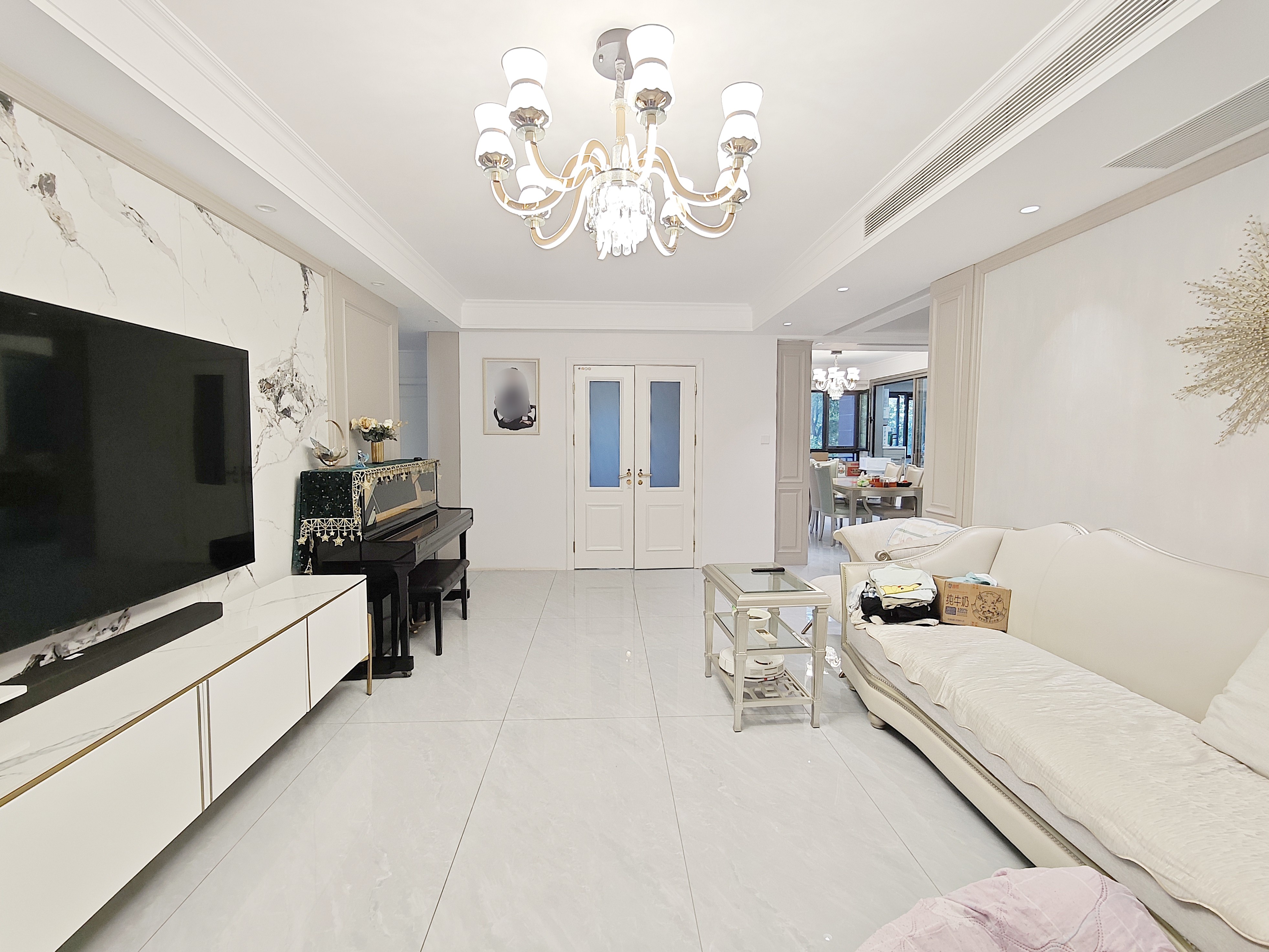  带露台50平送地下室精装可拎包入住 双卫格局 临地铁 近医院