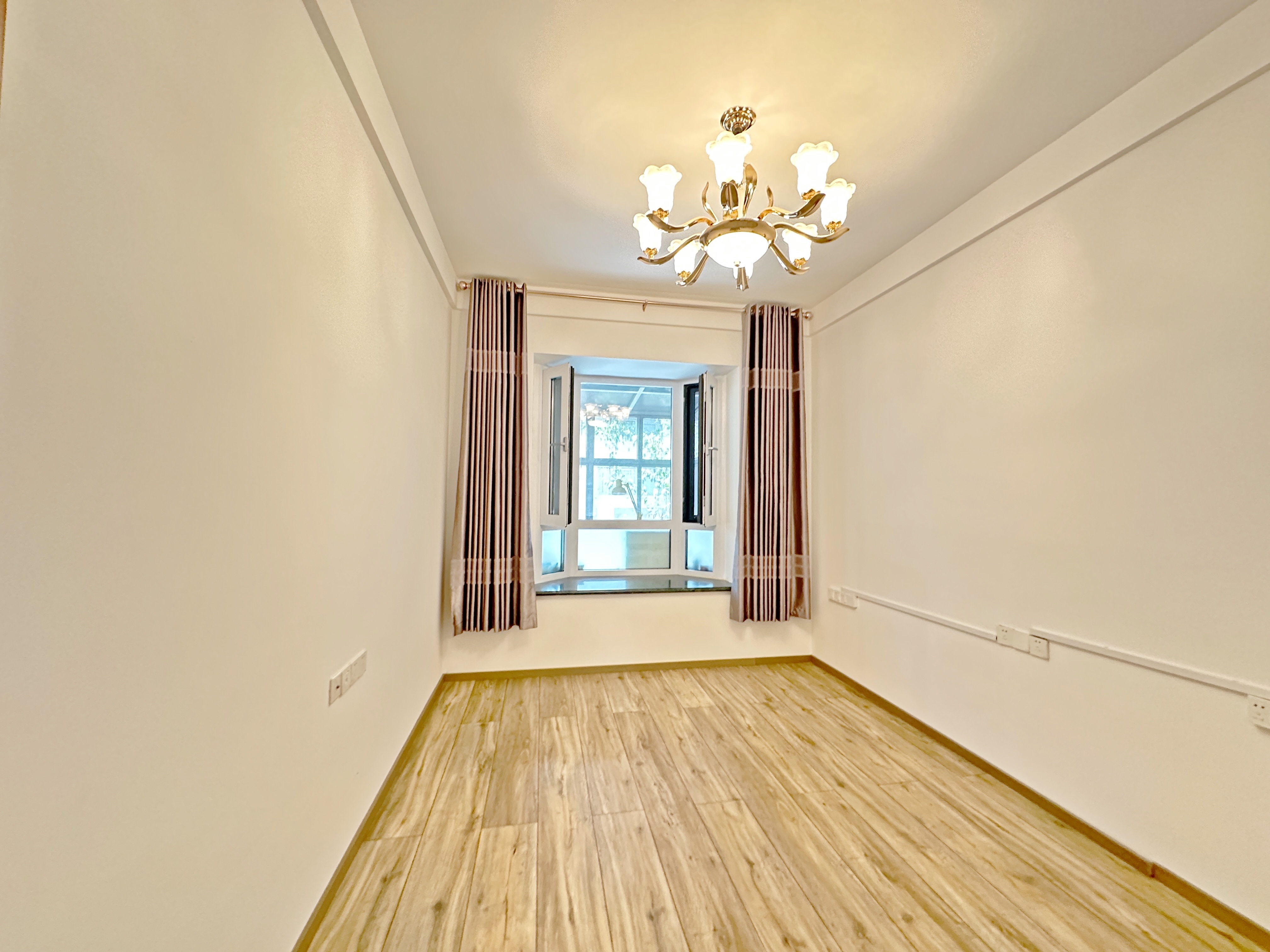 卧龙花园龙昌苑(四区)