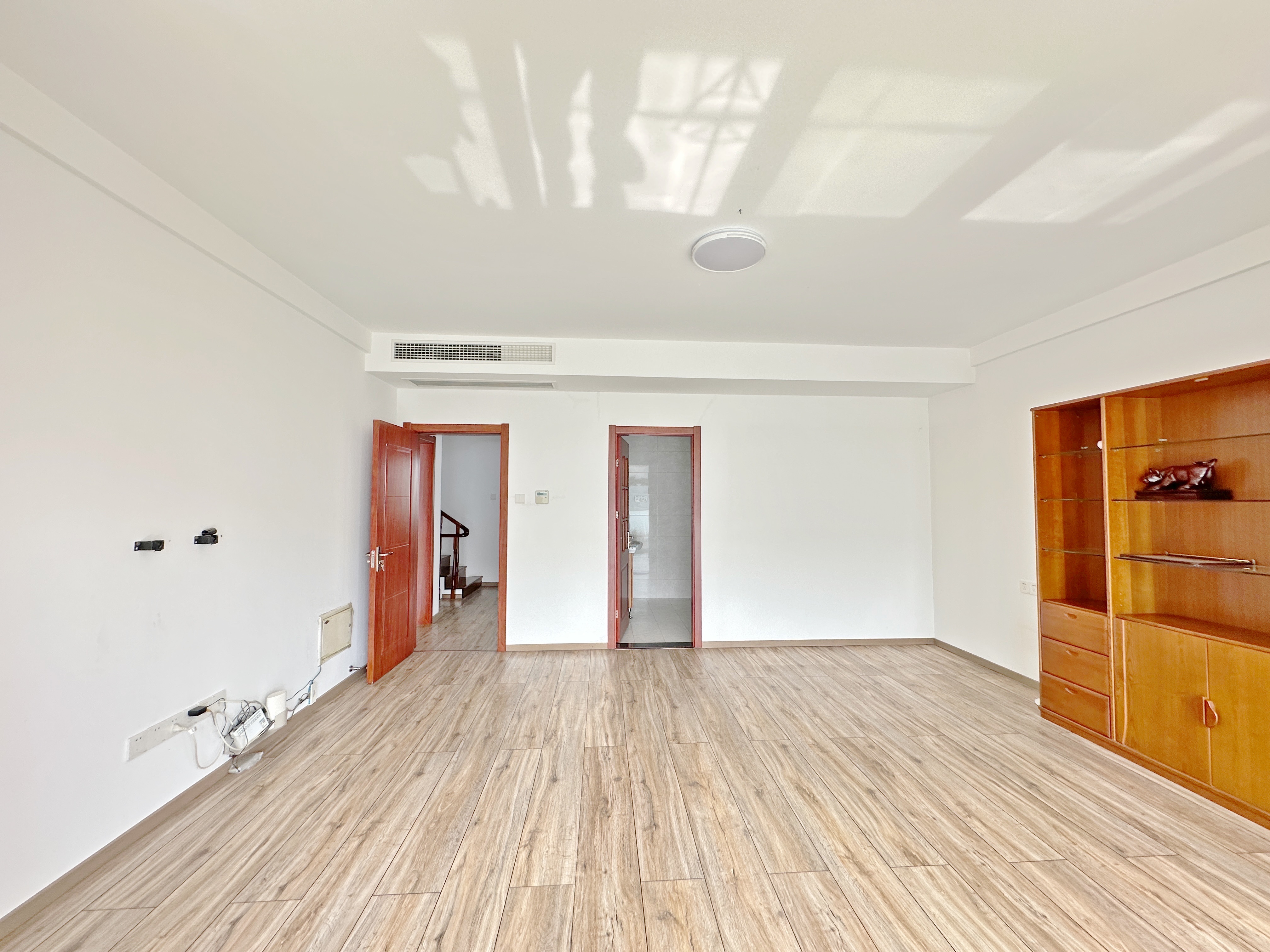 卧龙花园龙昌苑(四区)