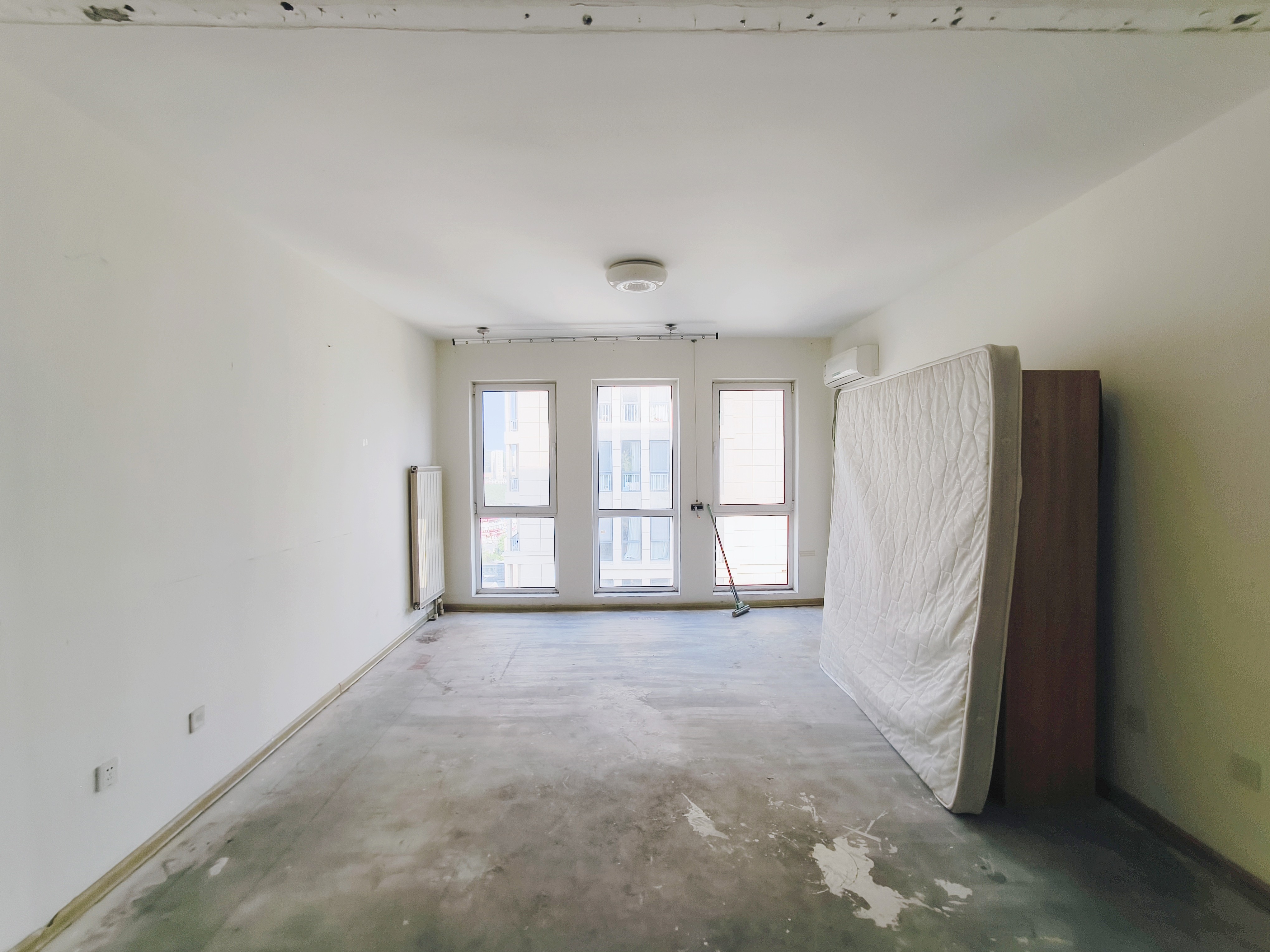  天齐奥东花园 经十路地铁房，观景视野三居室，有车位