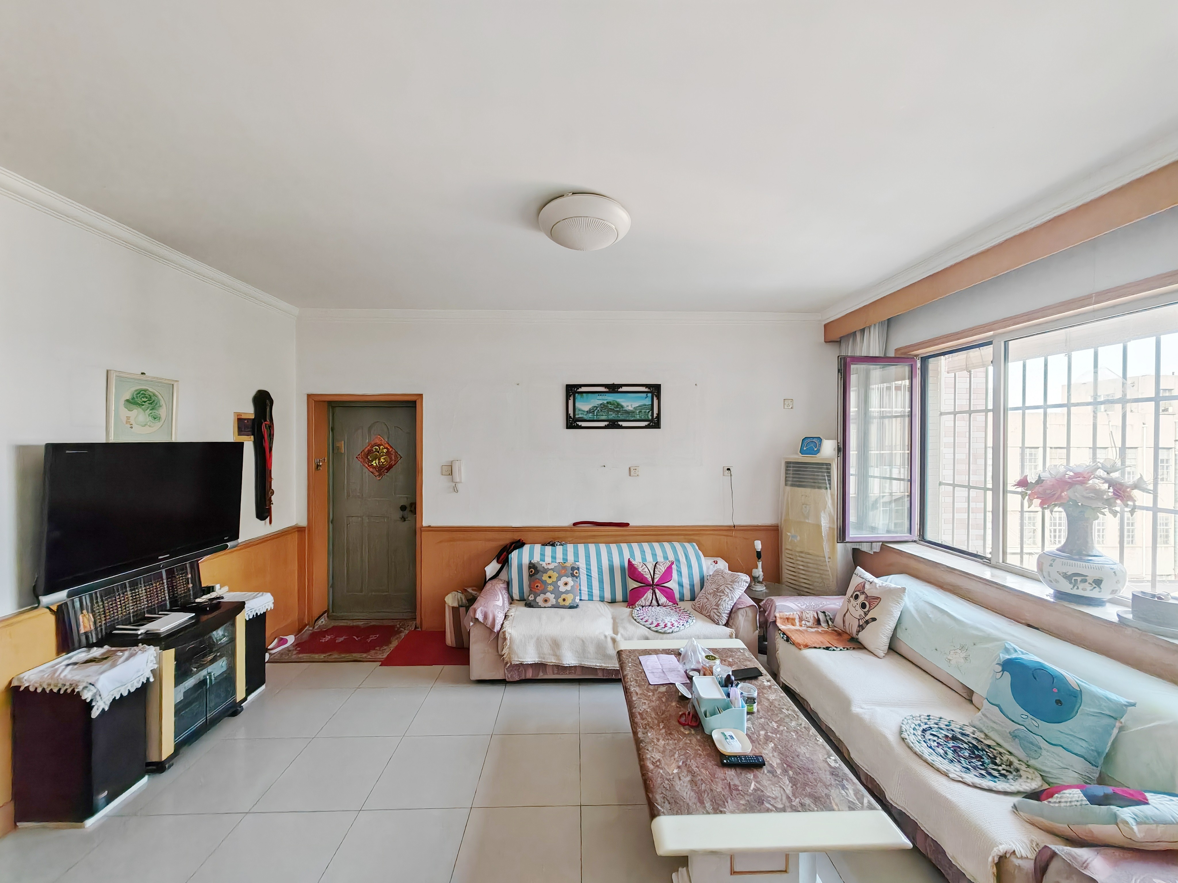  山师附小对面！花园小区三室两厅 送地下室停车方便非顶楼