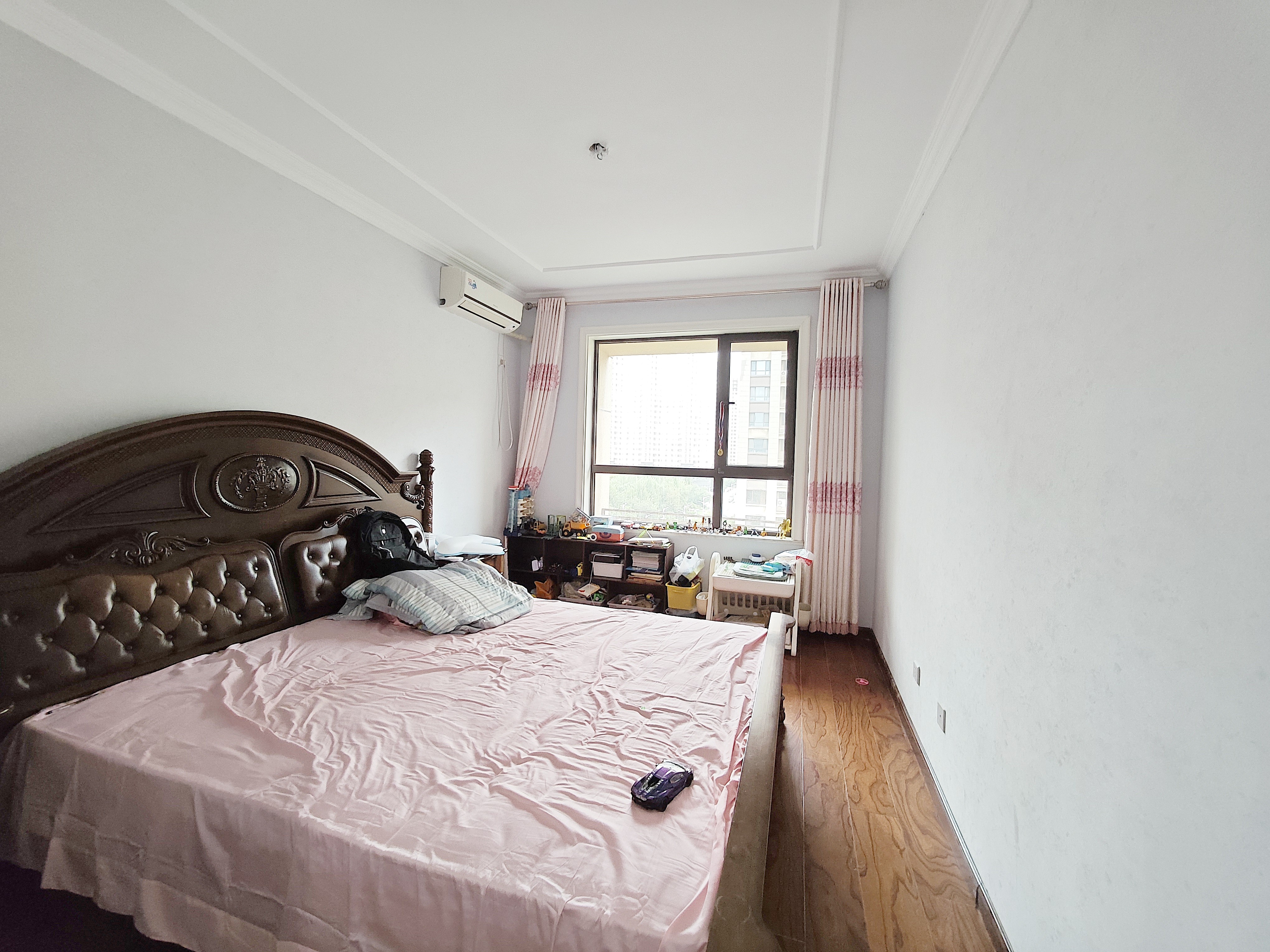 鲁邦奥林逸城西区