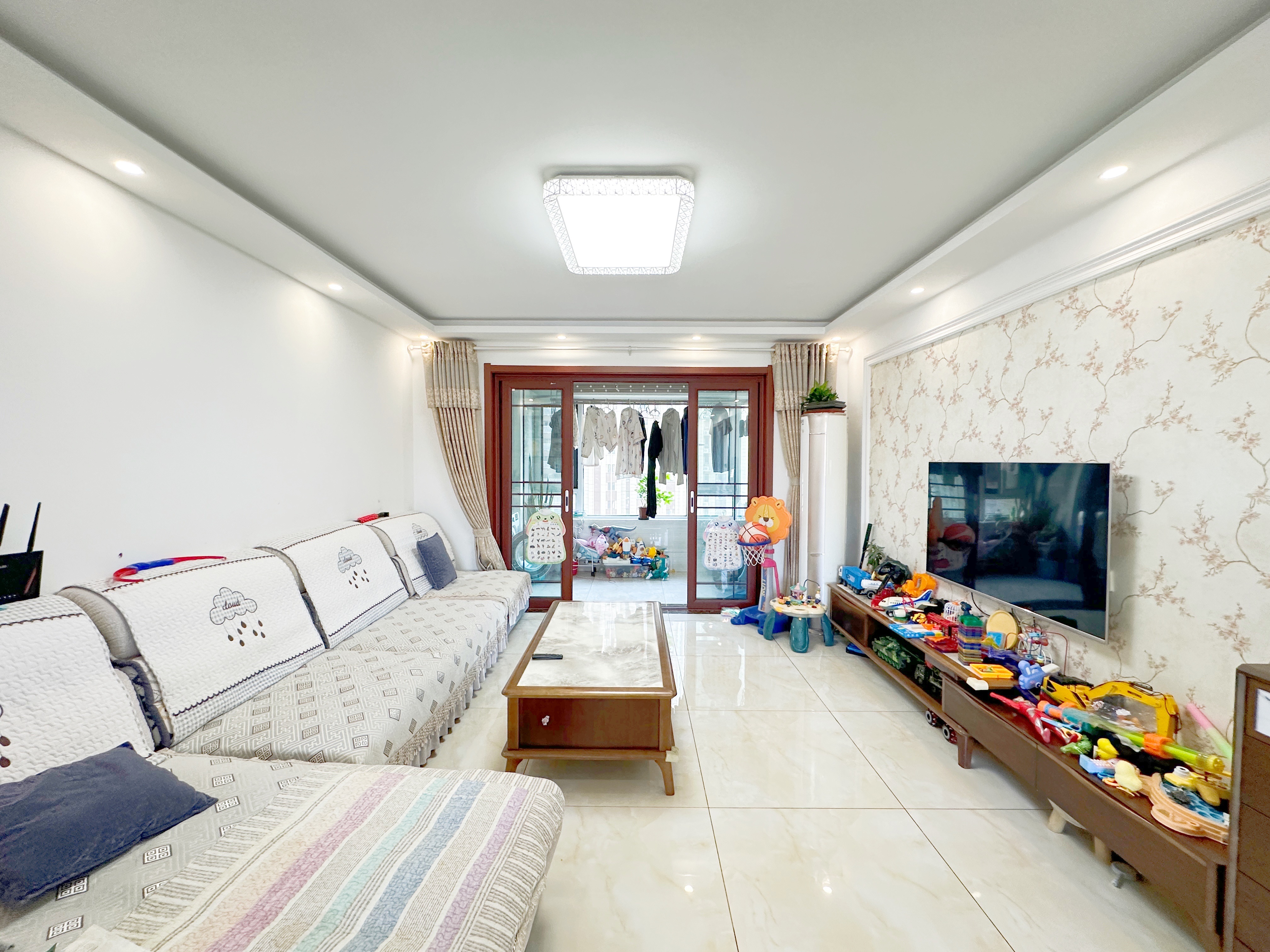  荣盛花语馨苑 南北