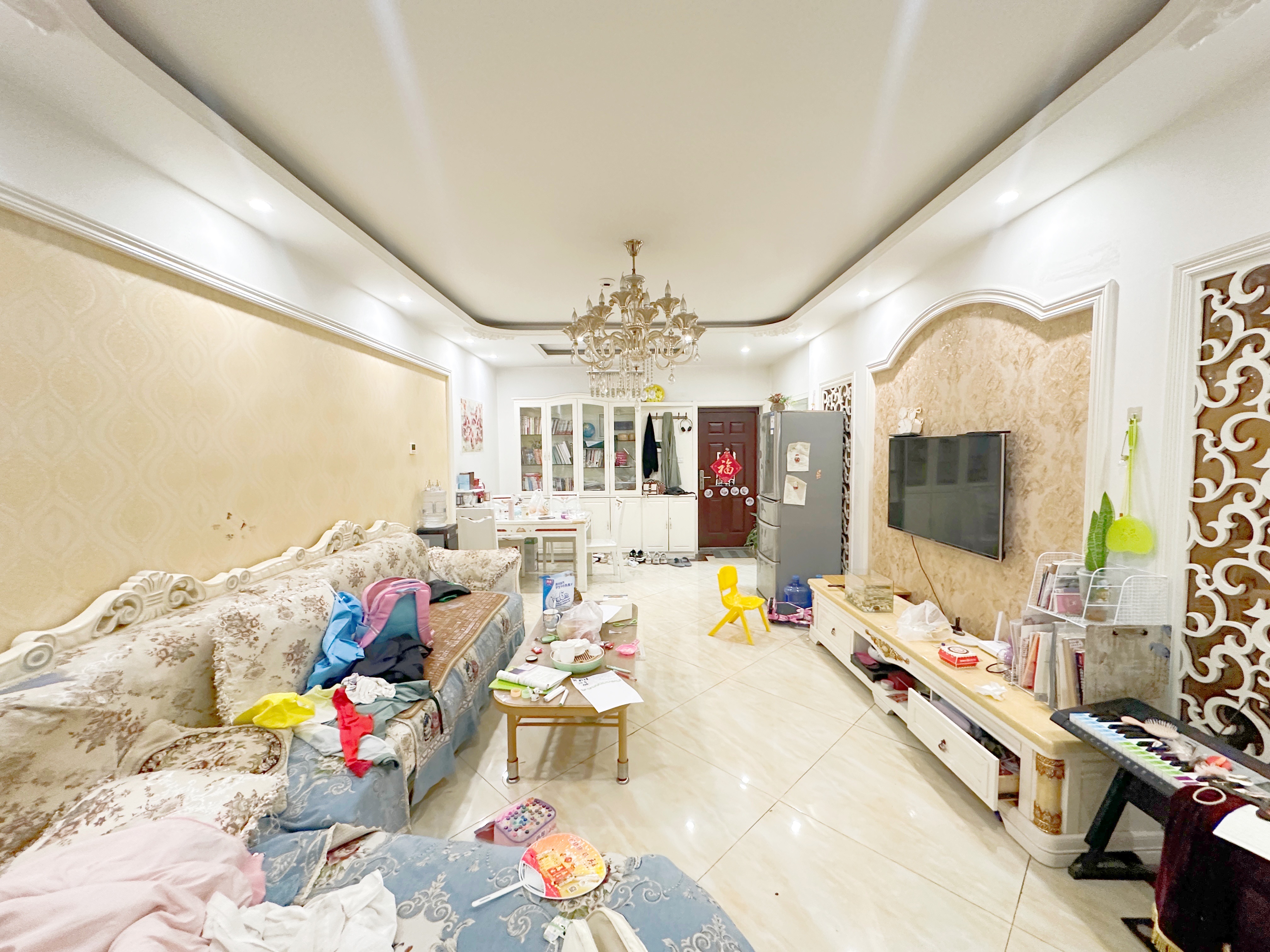  绿地新里梵尔赛公馆 南