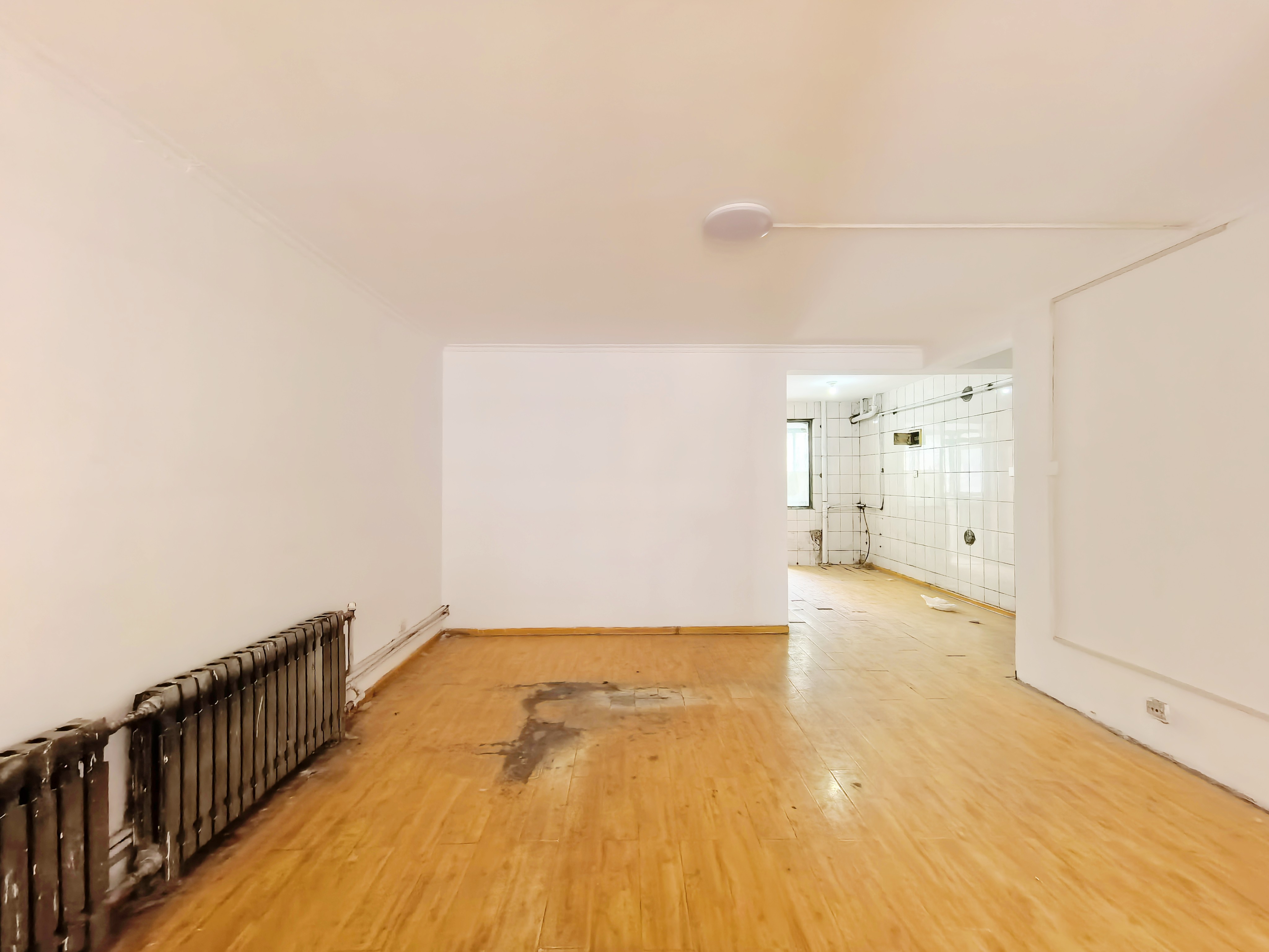  还能大谈~ 新三区 一楼三室好房急售！满五唯一 ！