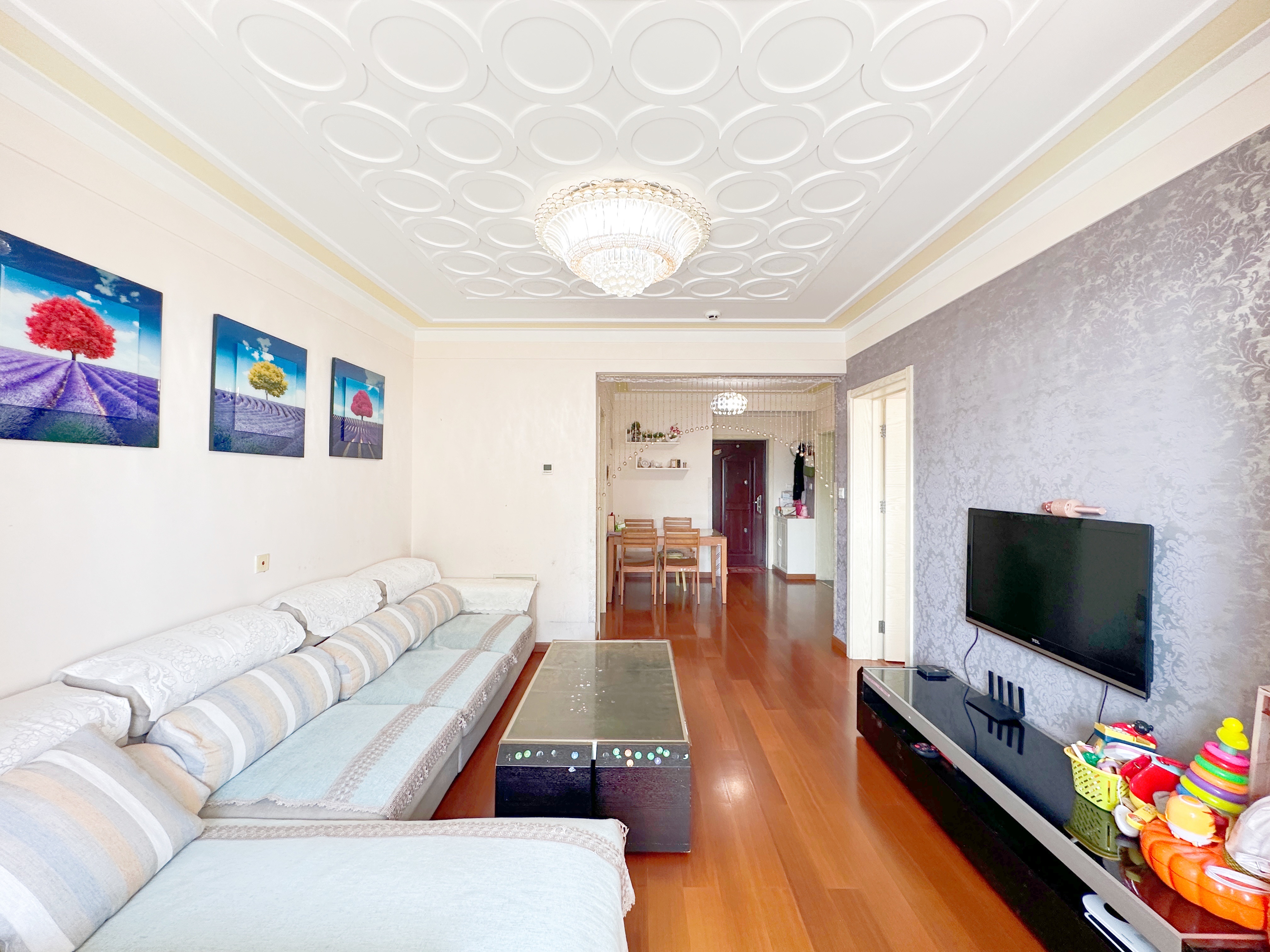  绿地新里梵尔赛公馆 南