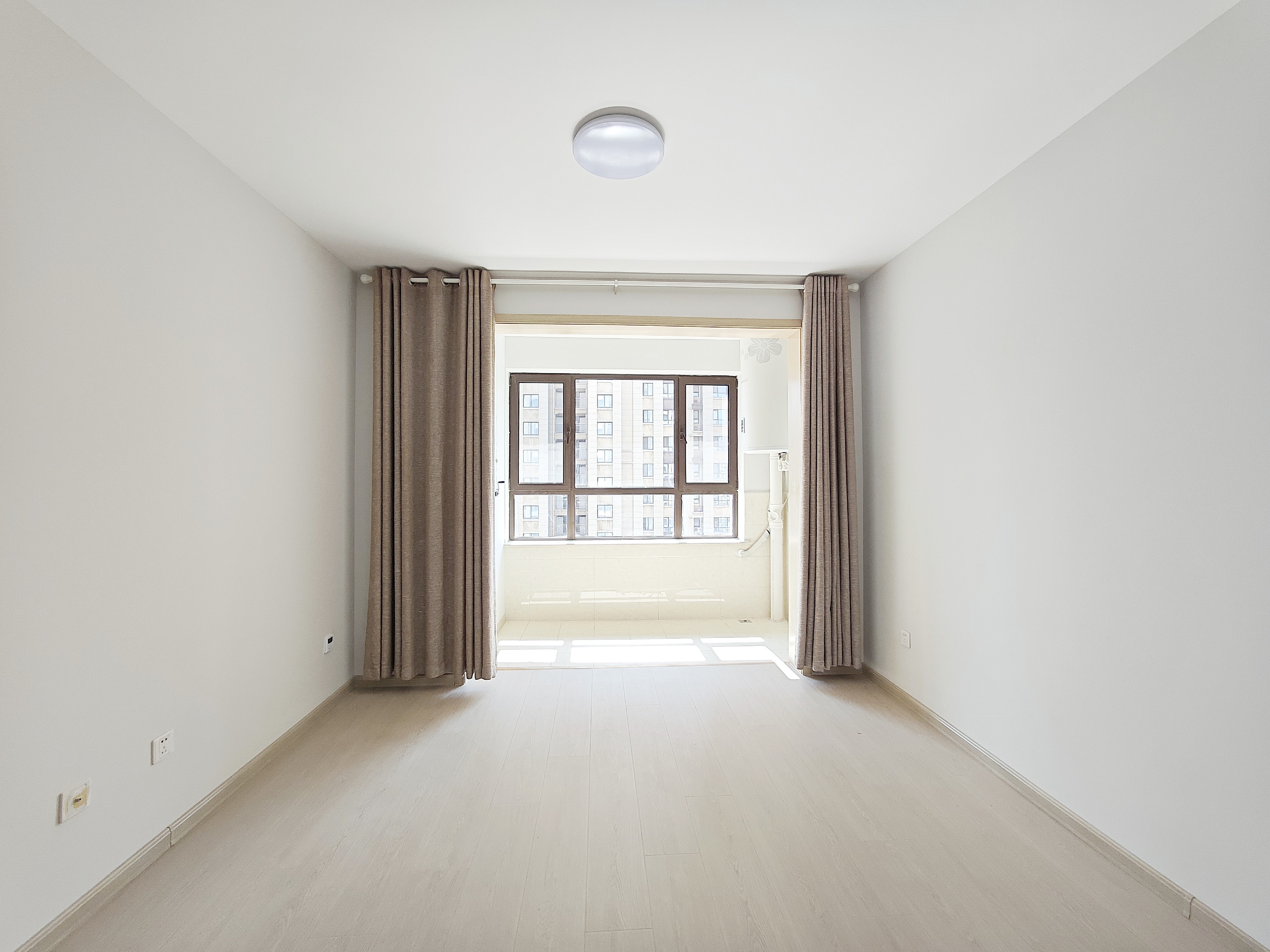 鲁邦奥林逸城东区