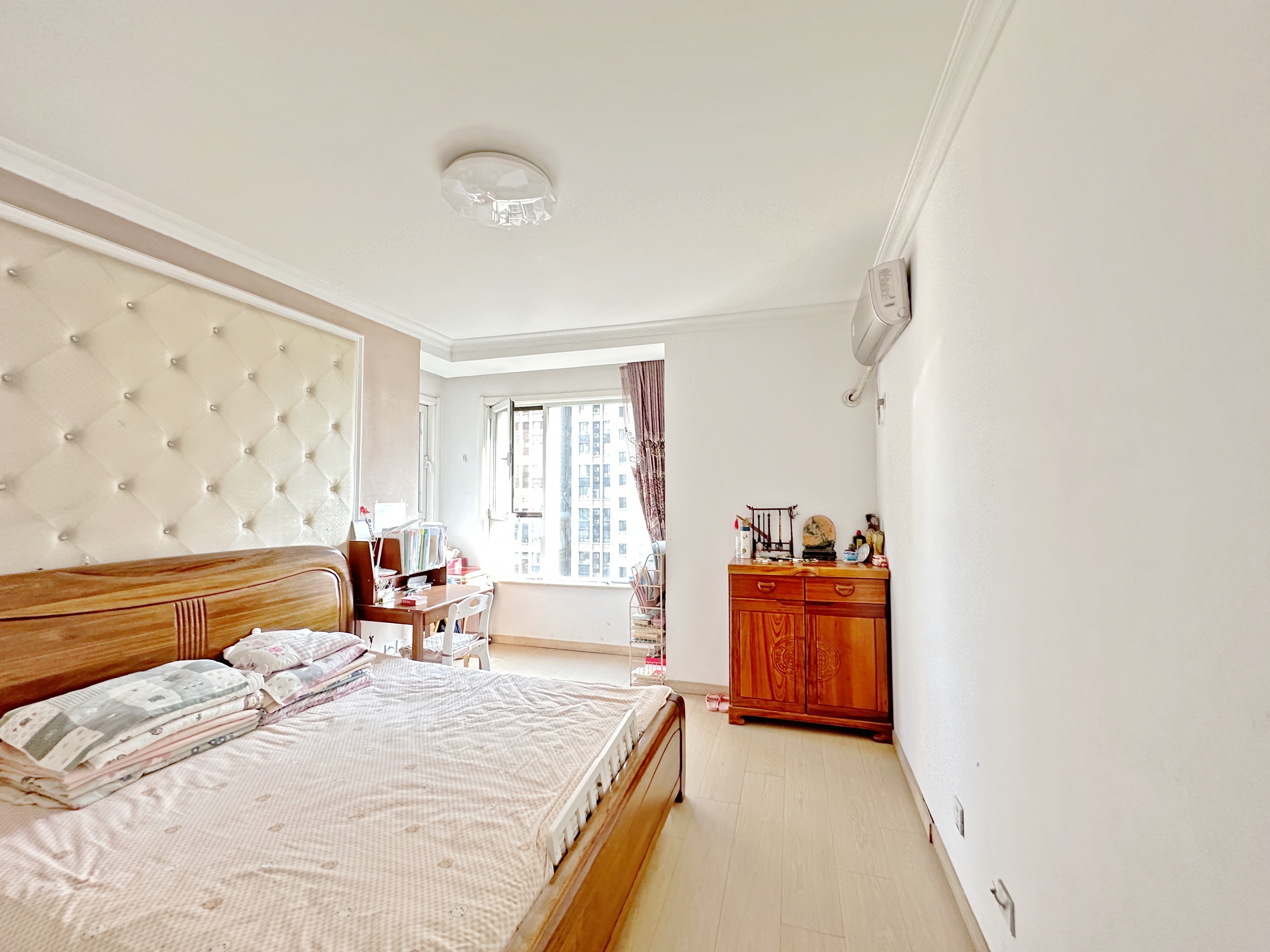 绿地新里卢浮公馆