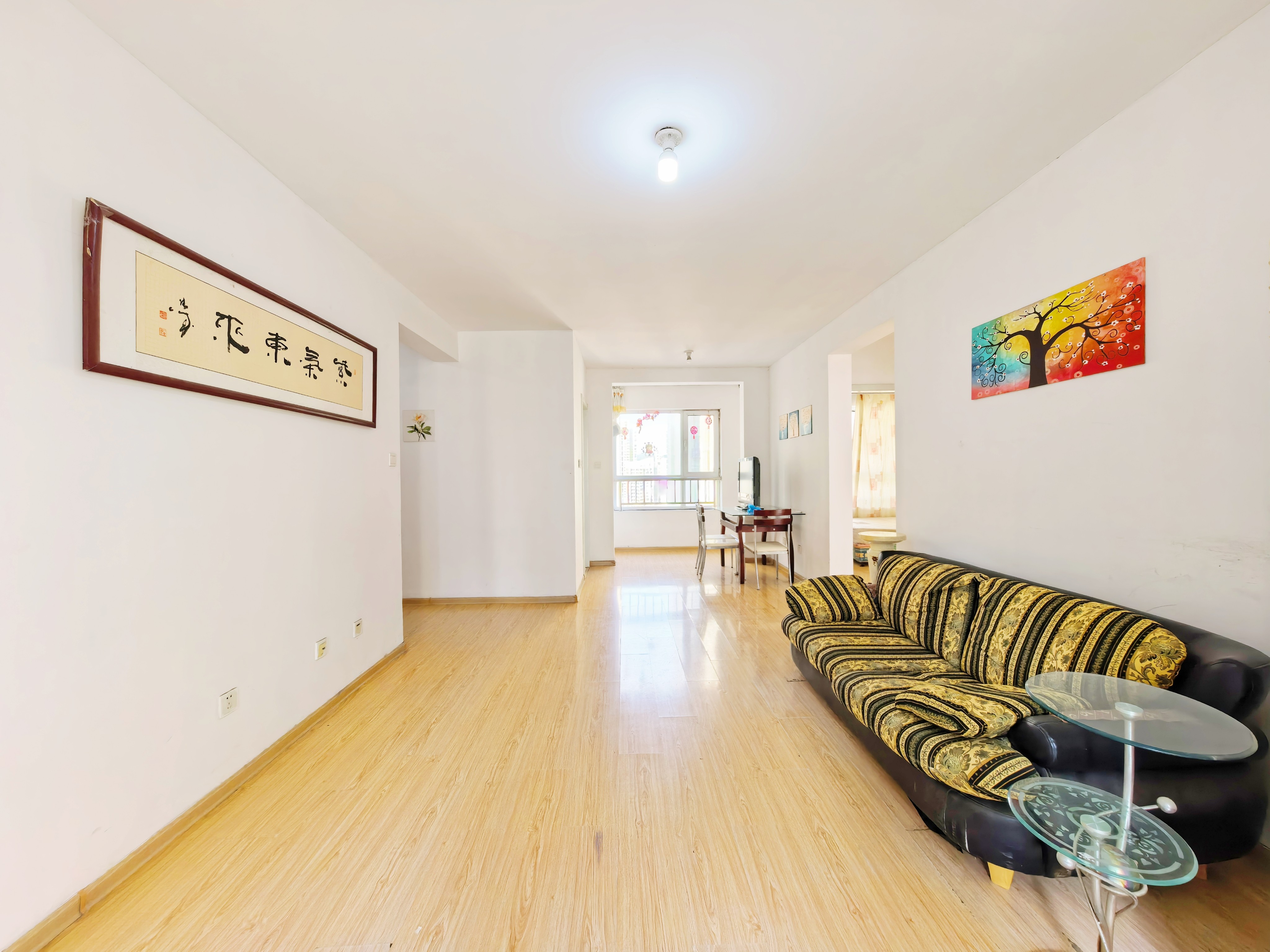  绿地泉景园  南北通透  东头东户 带地下室。