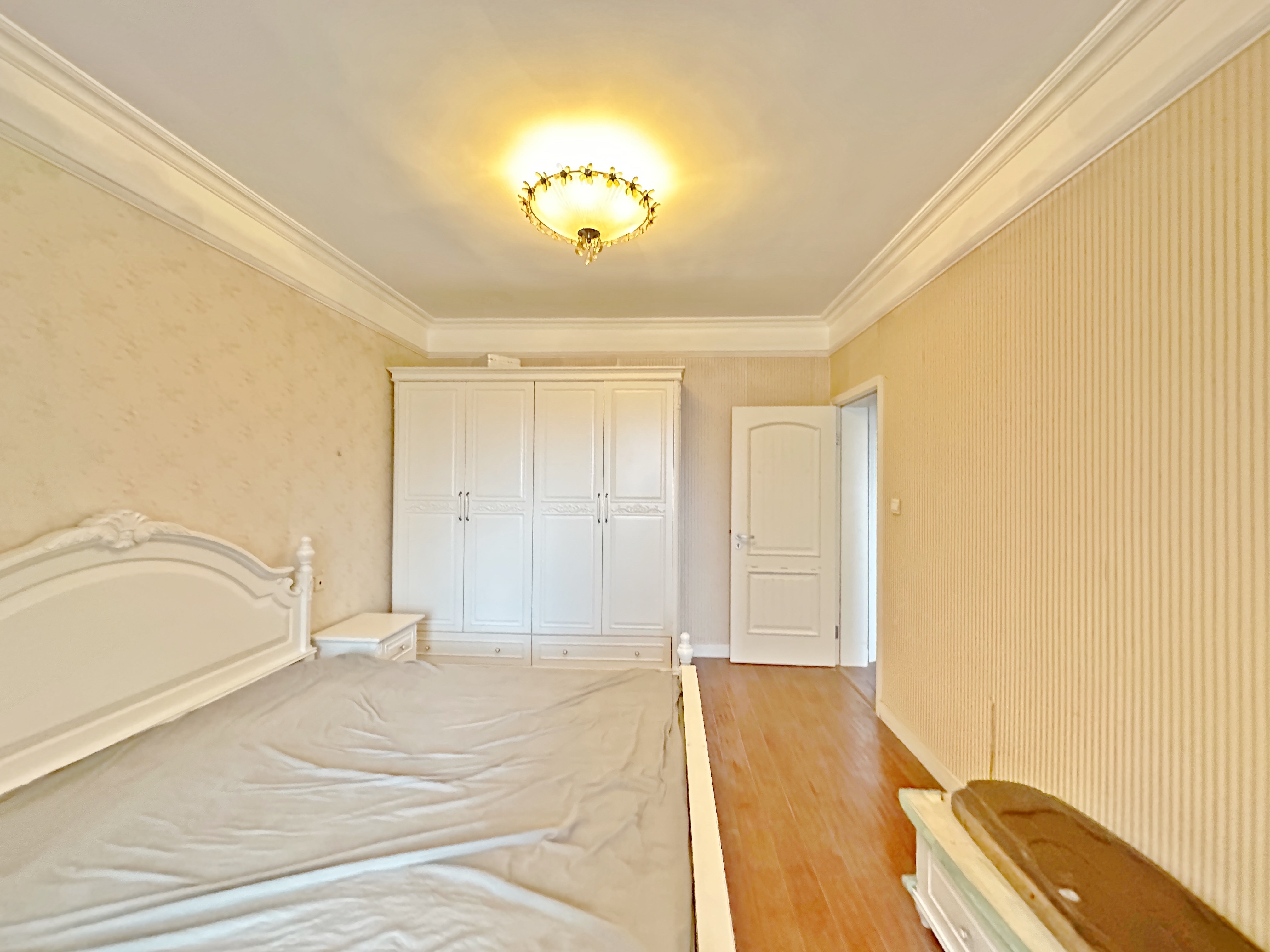 绿地新里卢浮公馆