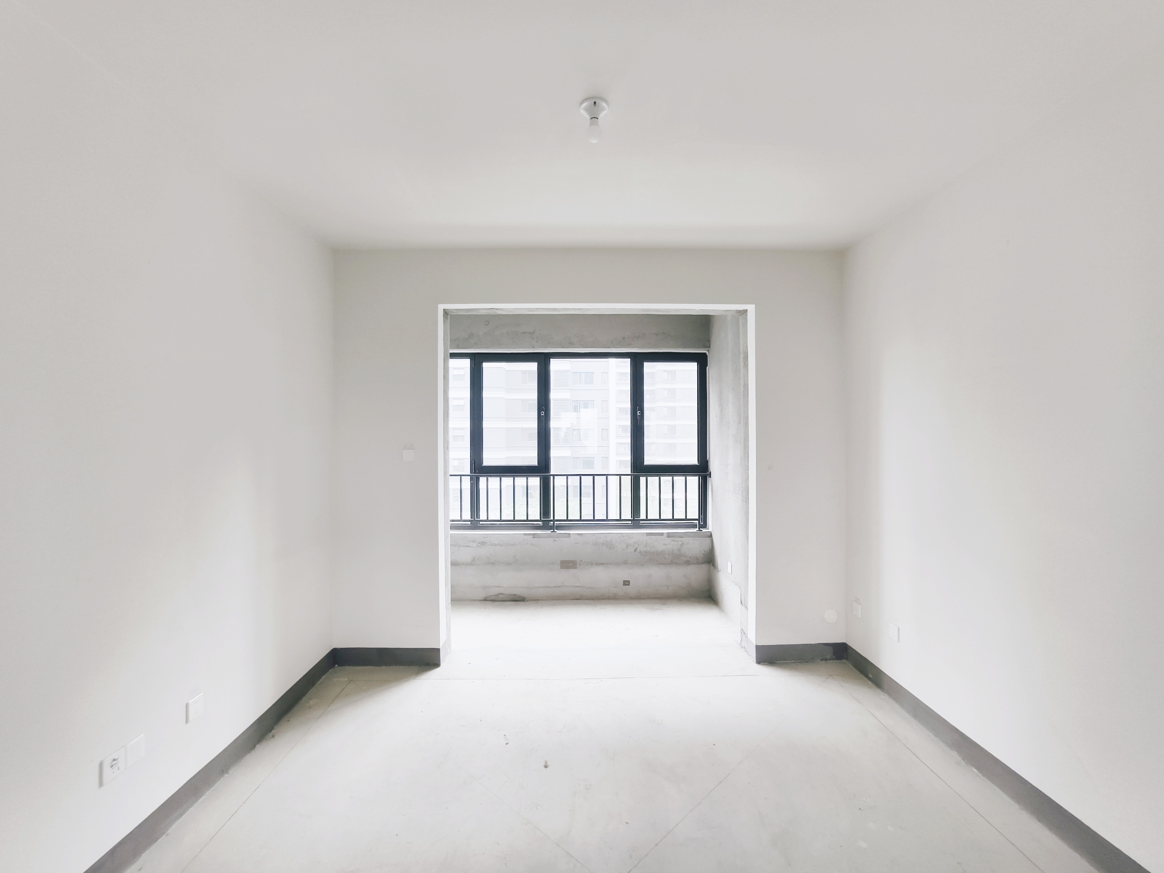  绿城春来风华 南北