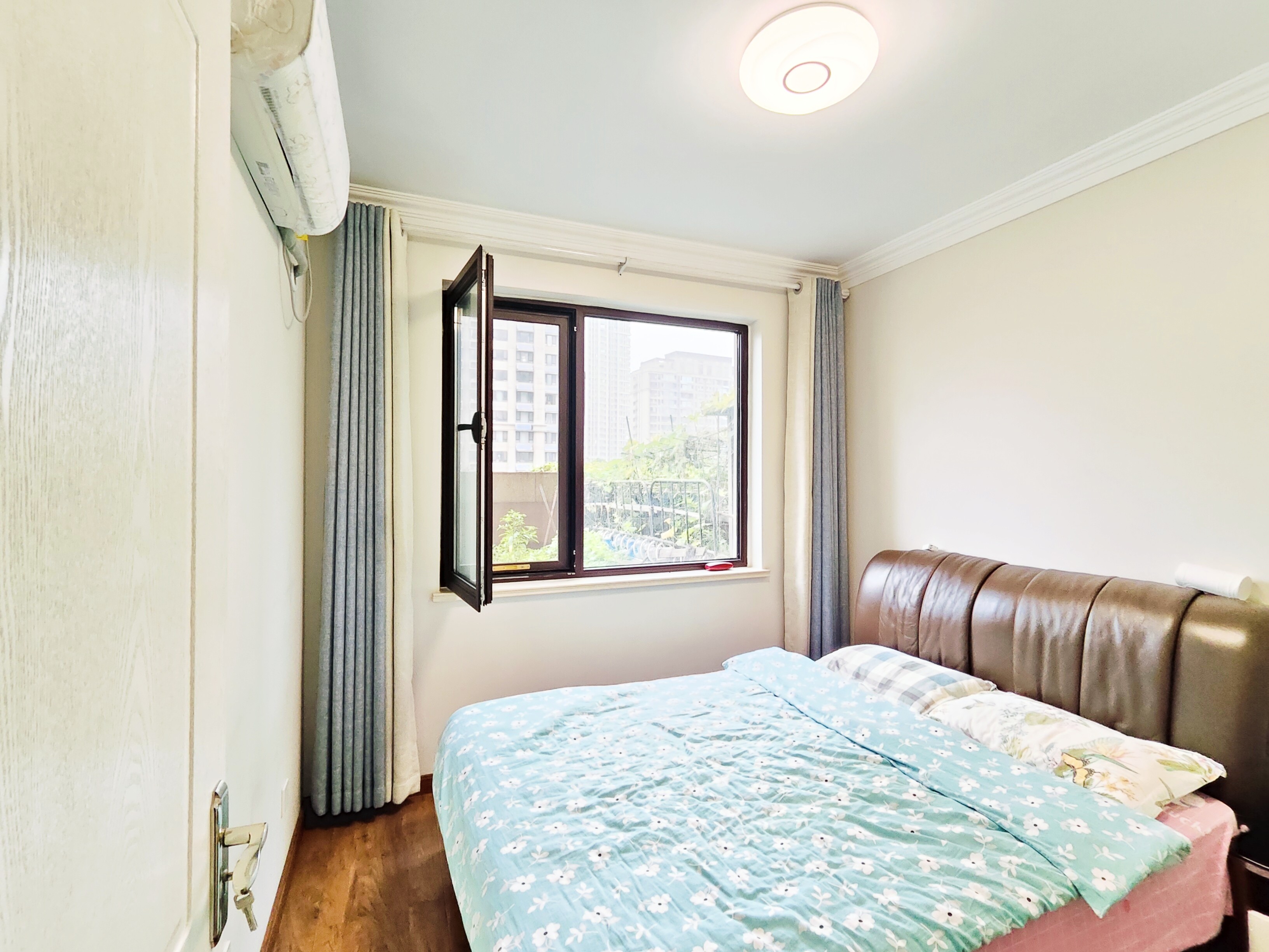 海尔云世界滟澜公馆花园