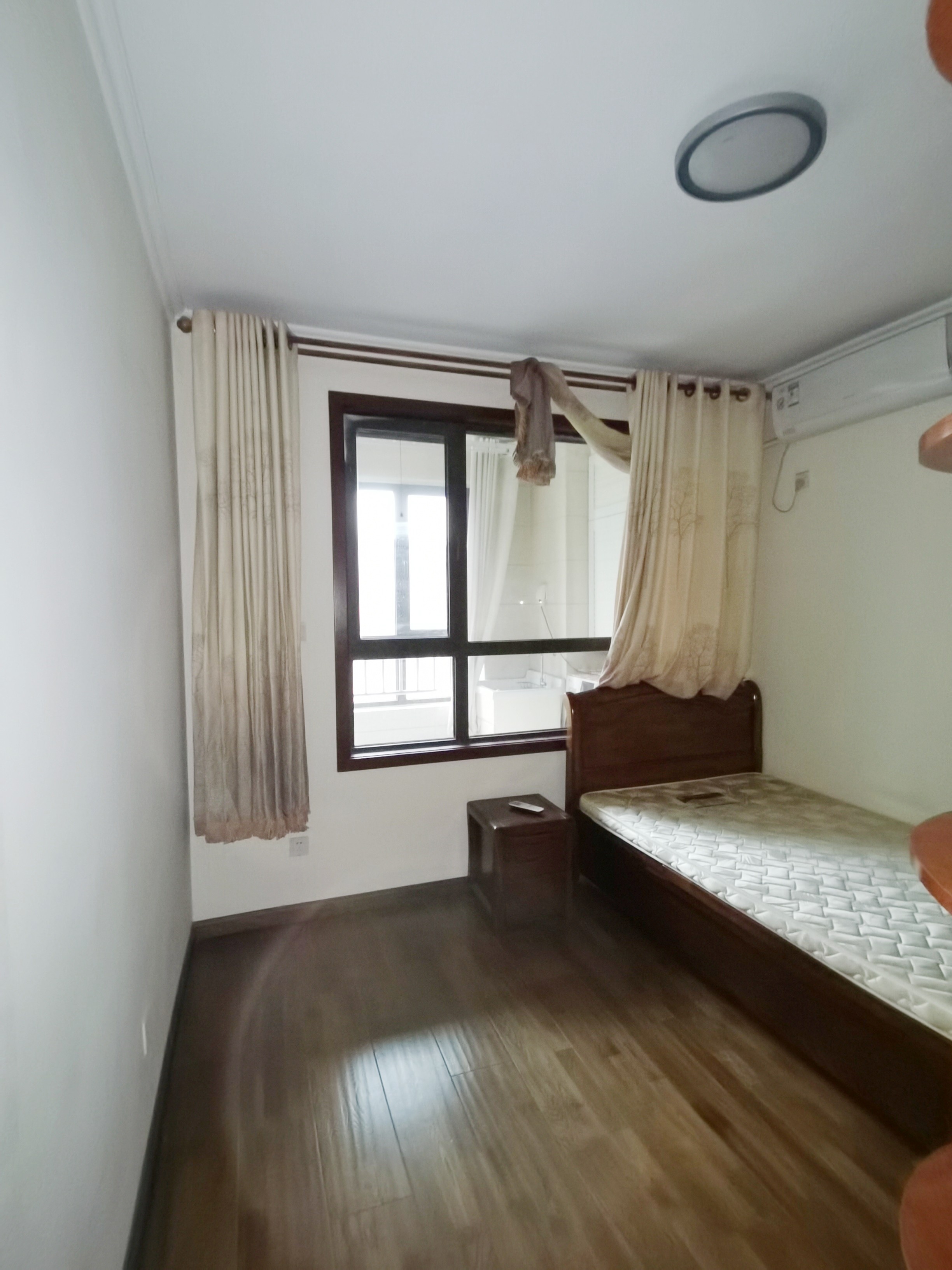 鲁邦奥林逸城西区