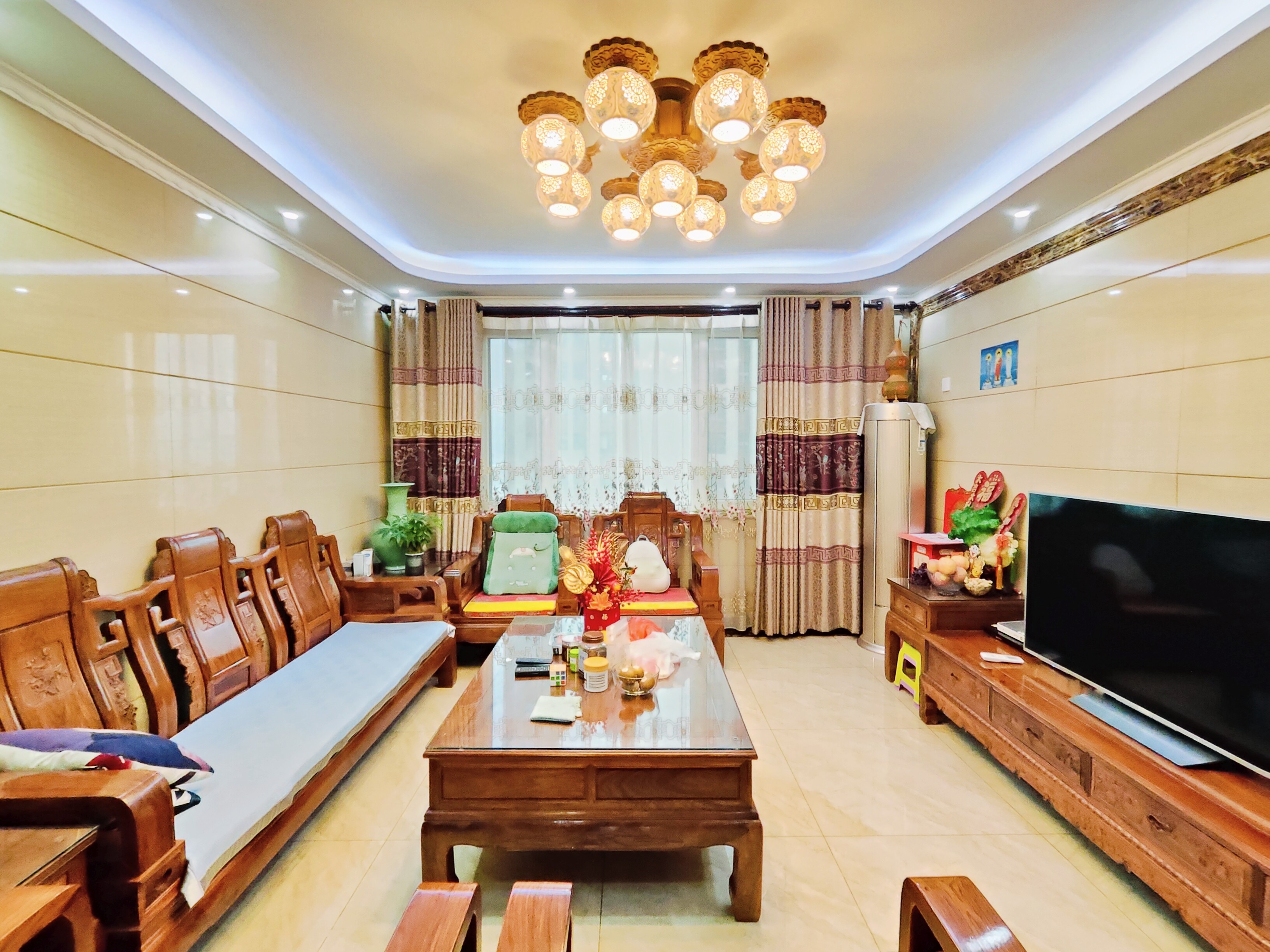  重汽翡翠外滩 南北