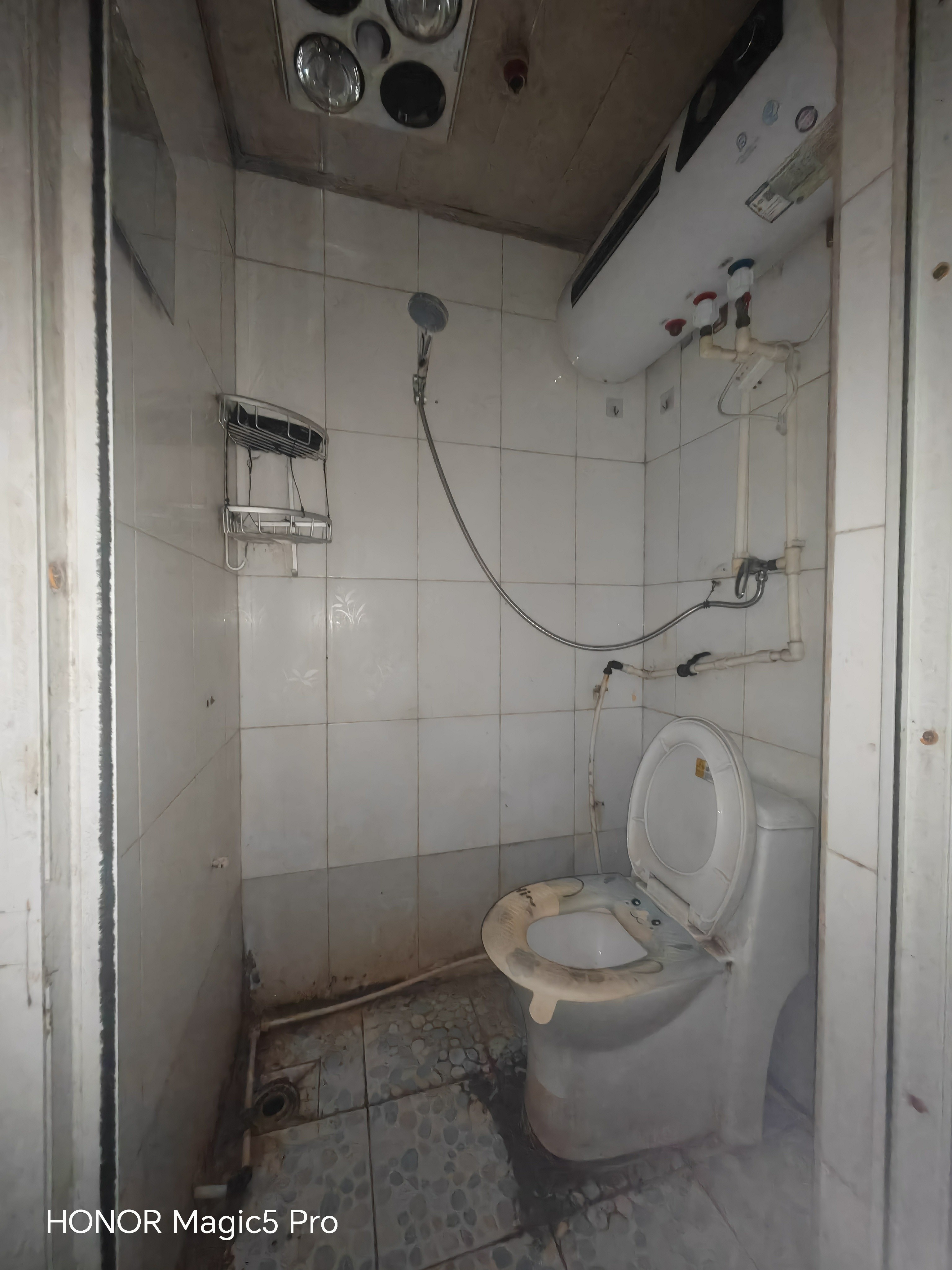 洪家楼南路13号