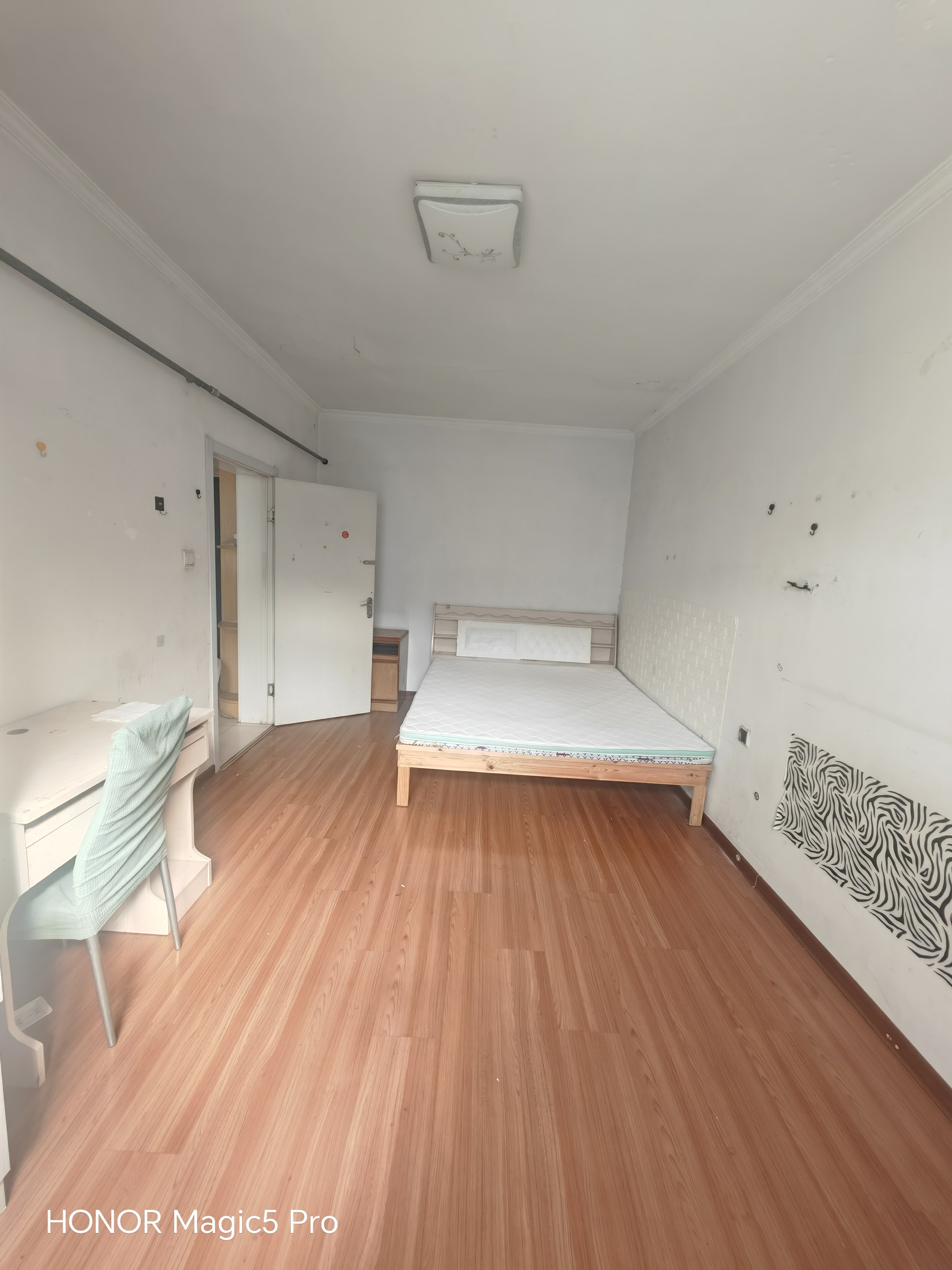 洪家楼南路13号