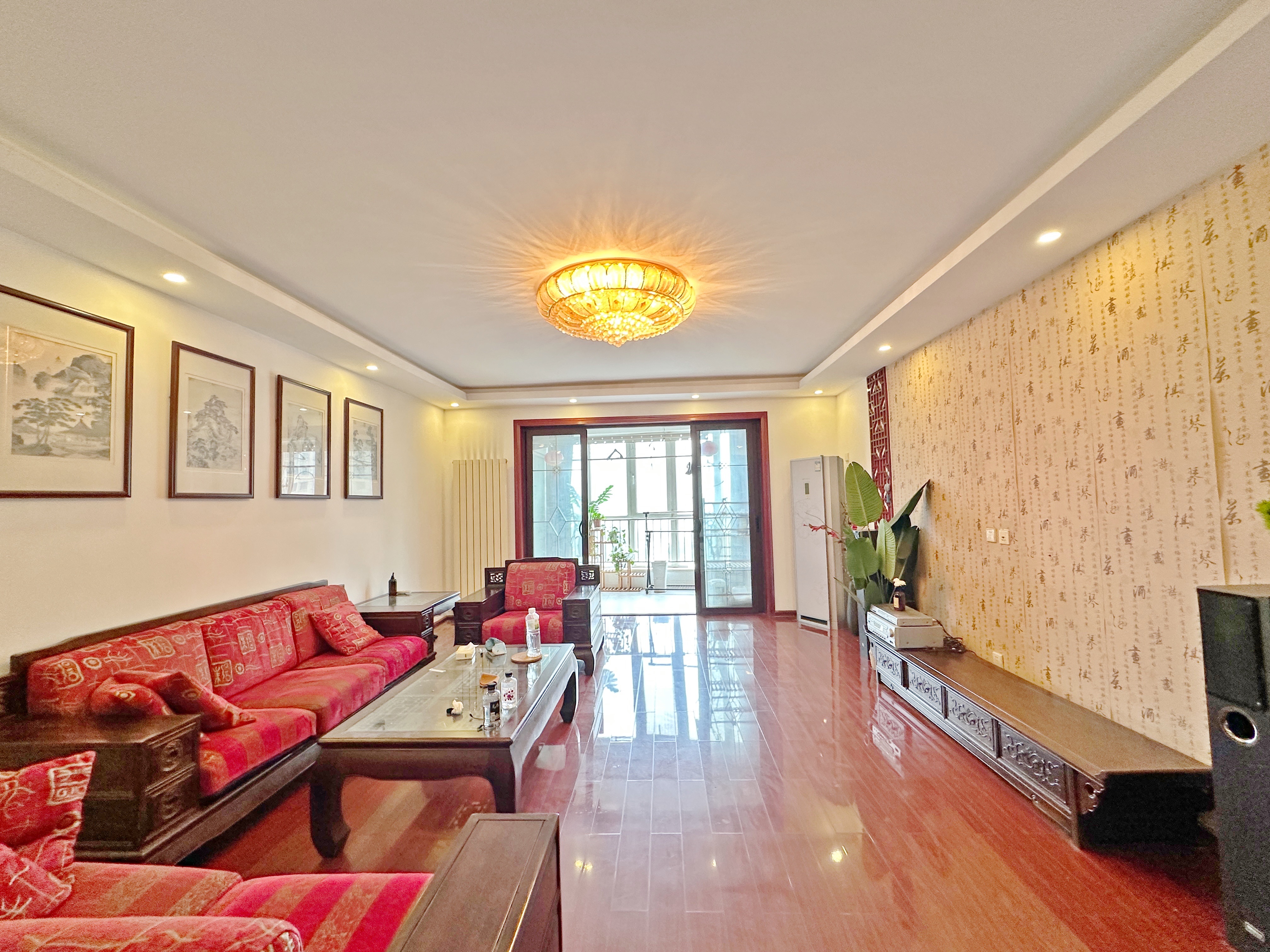  卧龙花园龙泰苑 南北