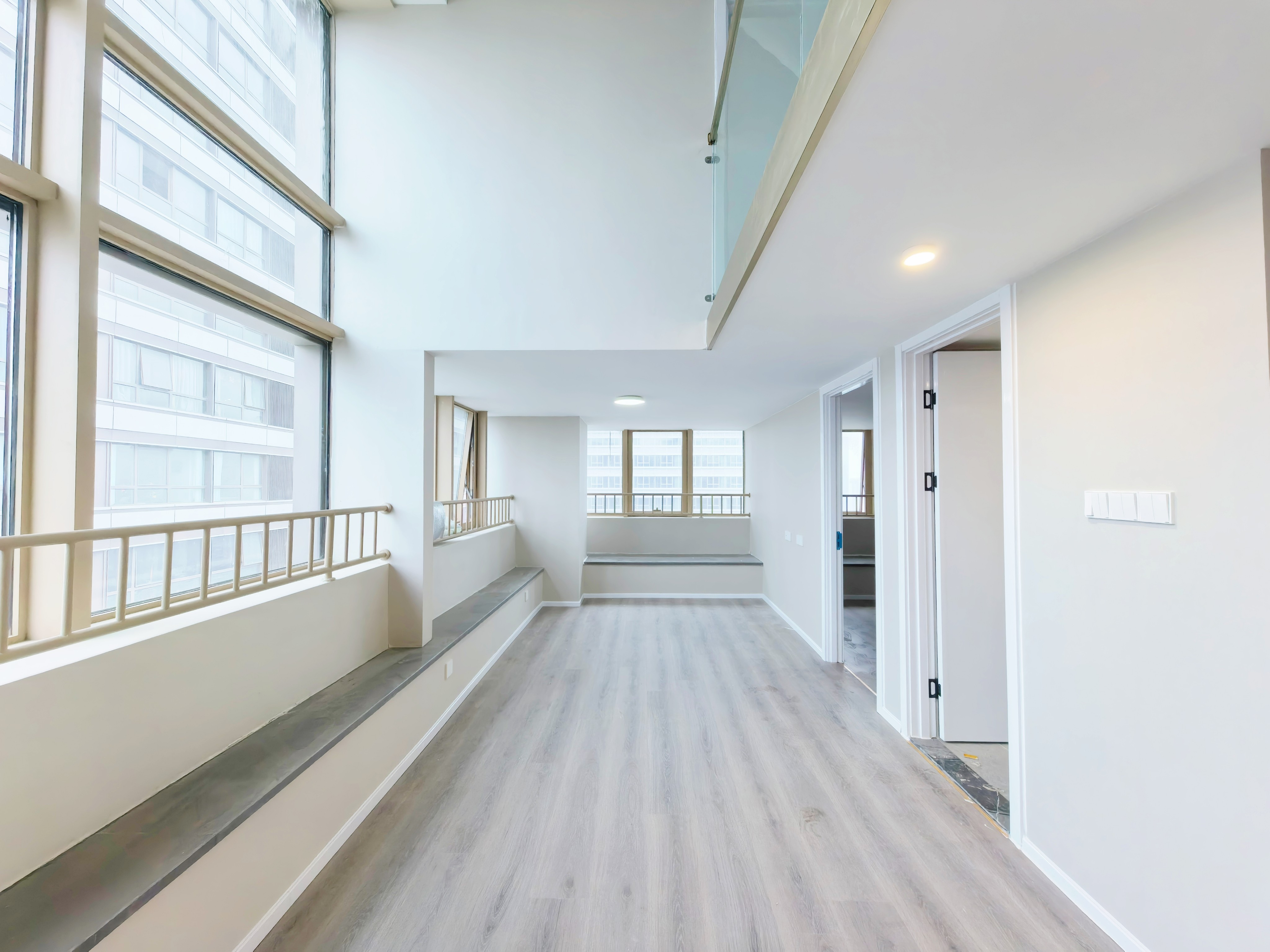  远大购物广场 南