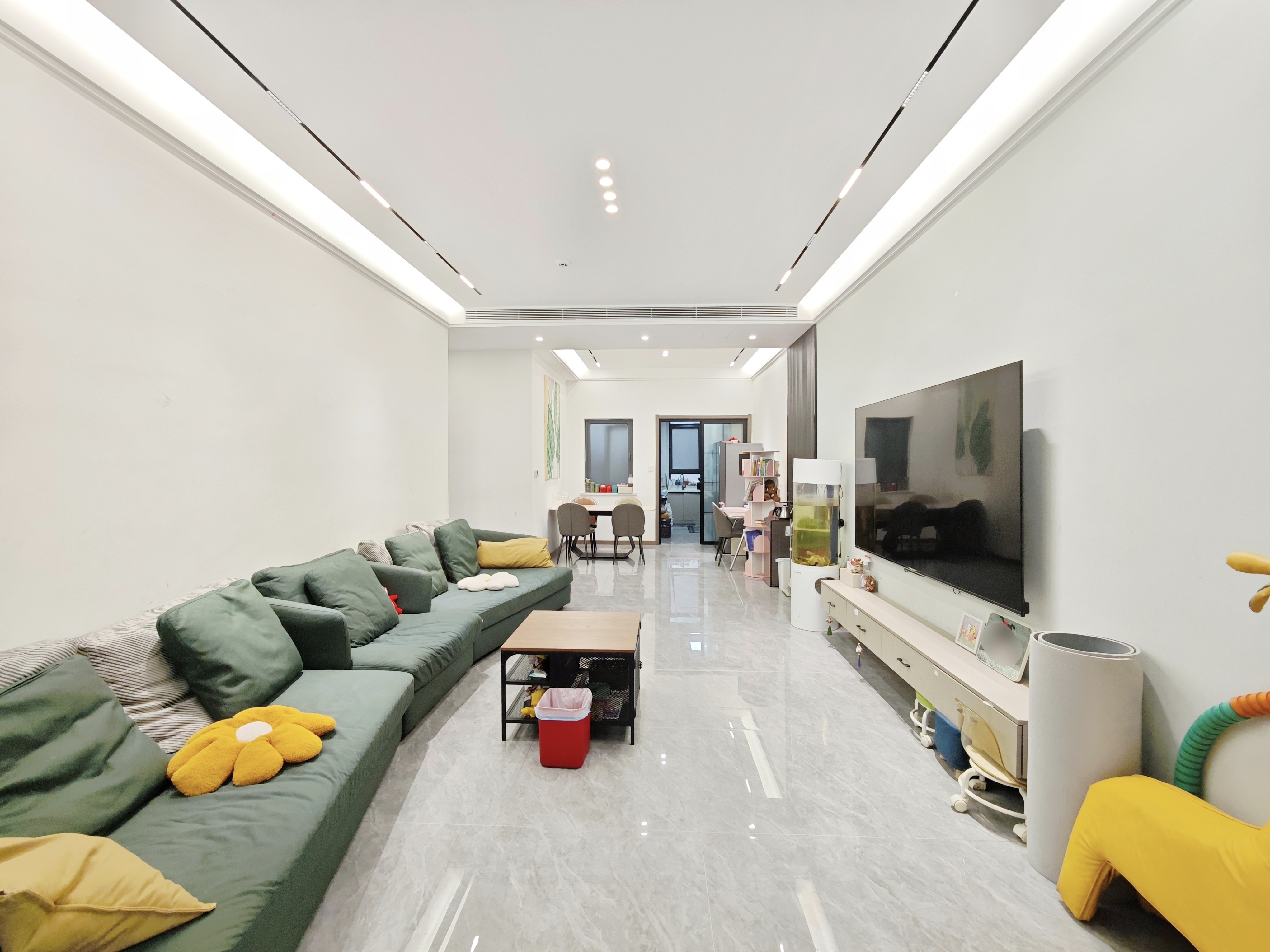  恒大翡翠华庭 南北